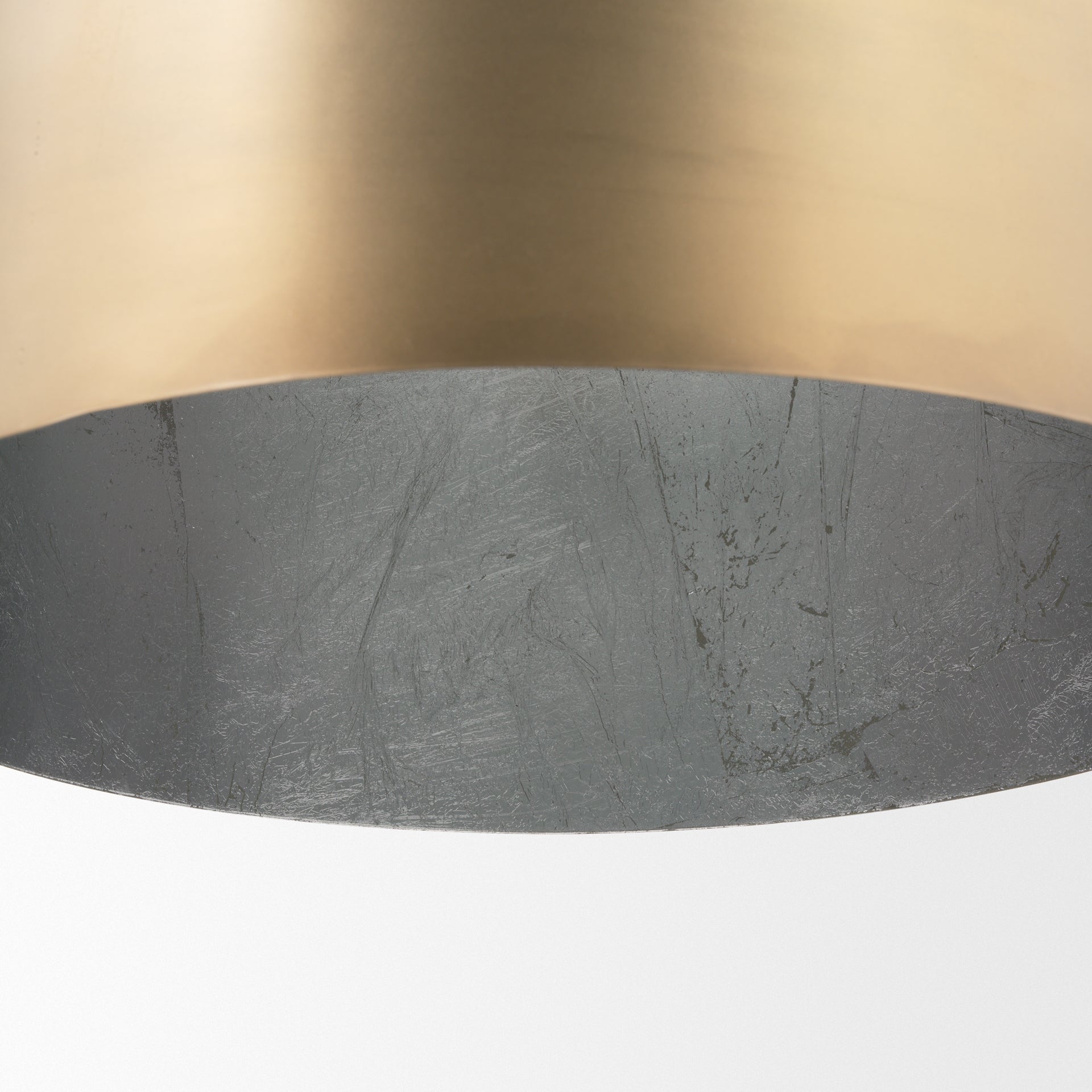 Lámpara colgante grande de metal dorado antiguo con lámina de plata Sanne