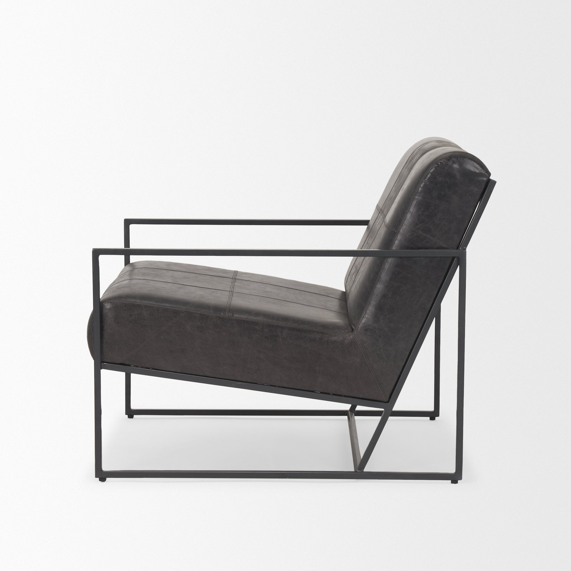 Silla Stratton Gunmetal con tapizado de cuero negro envejecido genuino