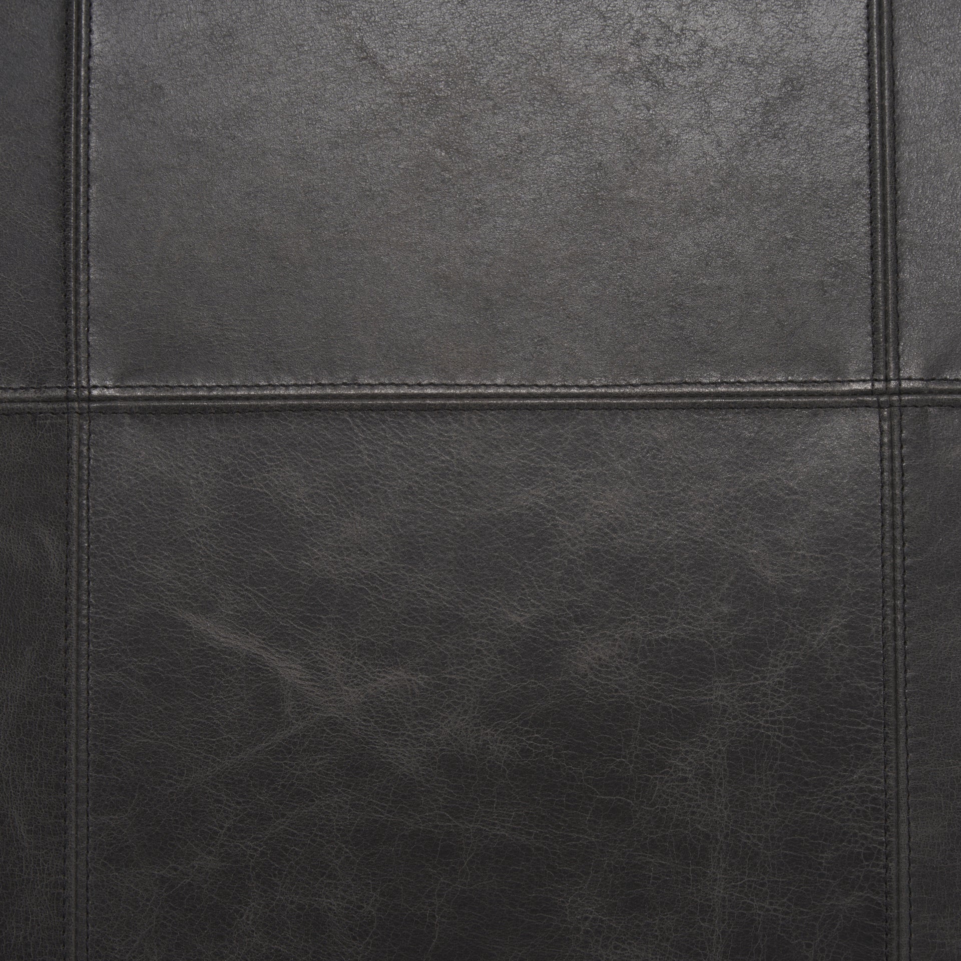 Silla Stratton Gunmetal con tapizado de cuero negro envejecido genuino