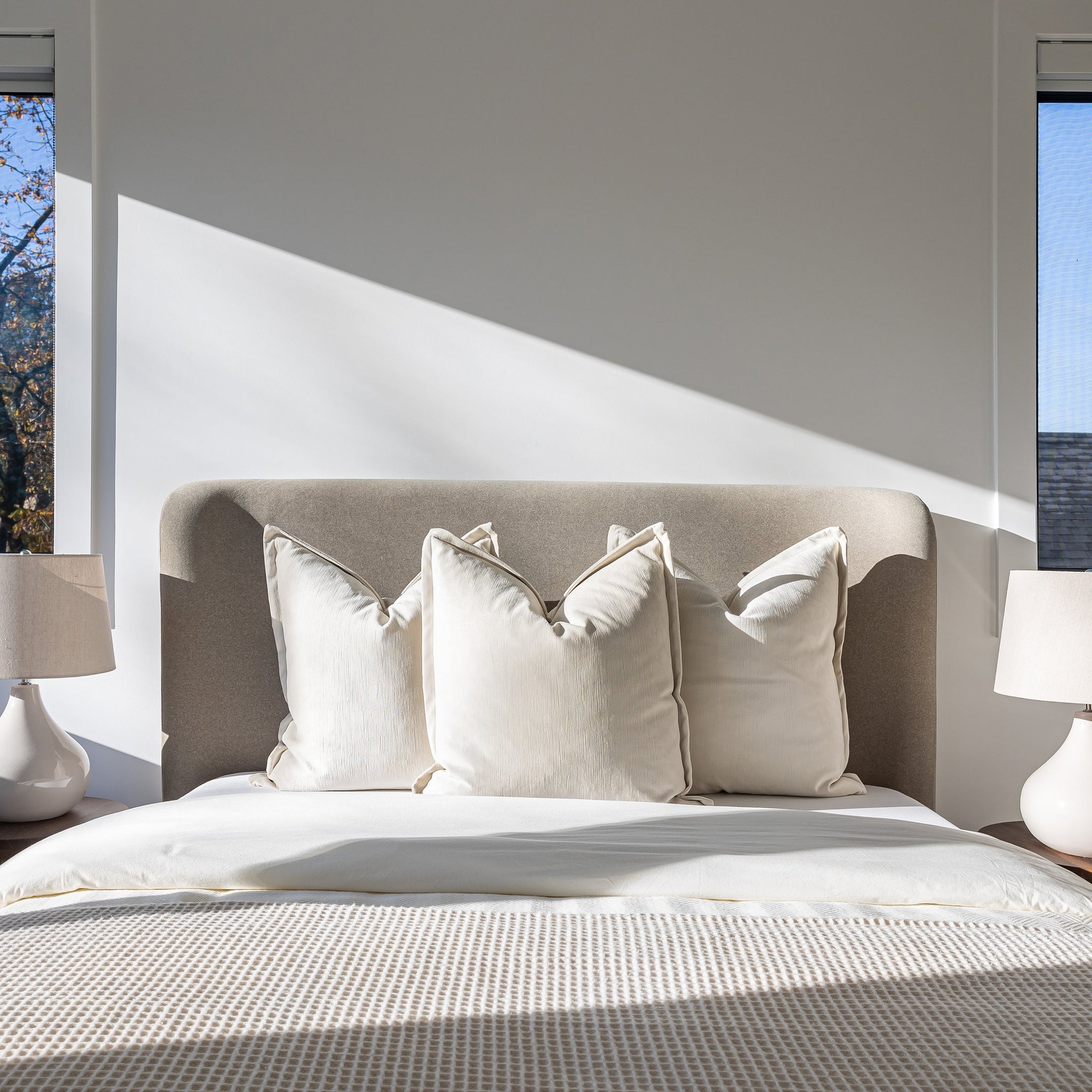 Cama Queen Faye con almacenaje - Velvet Sandstorm