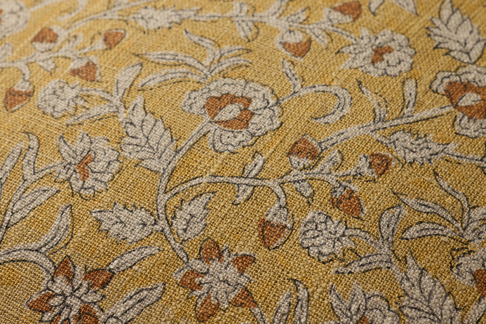 Gold / Multi Pillow - Macro Detail (H)