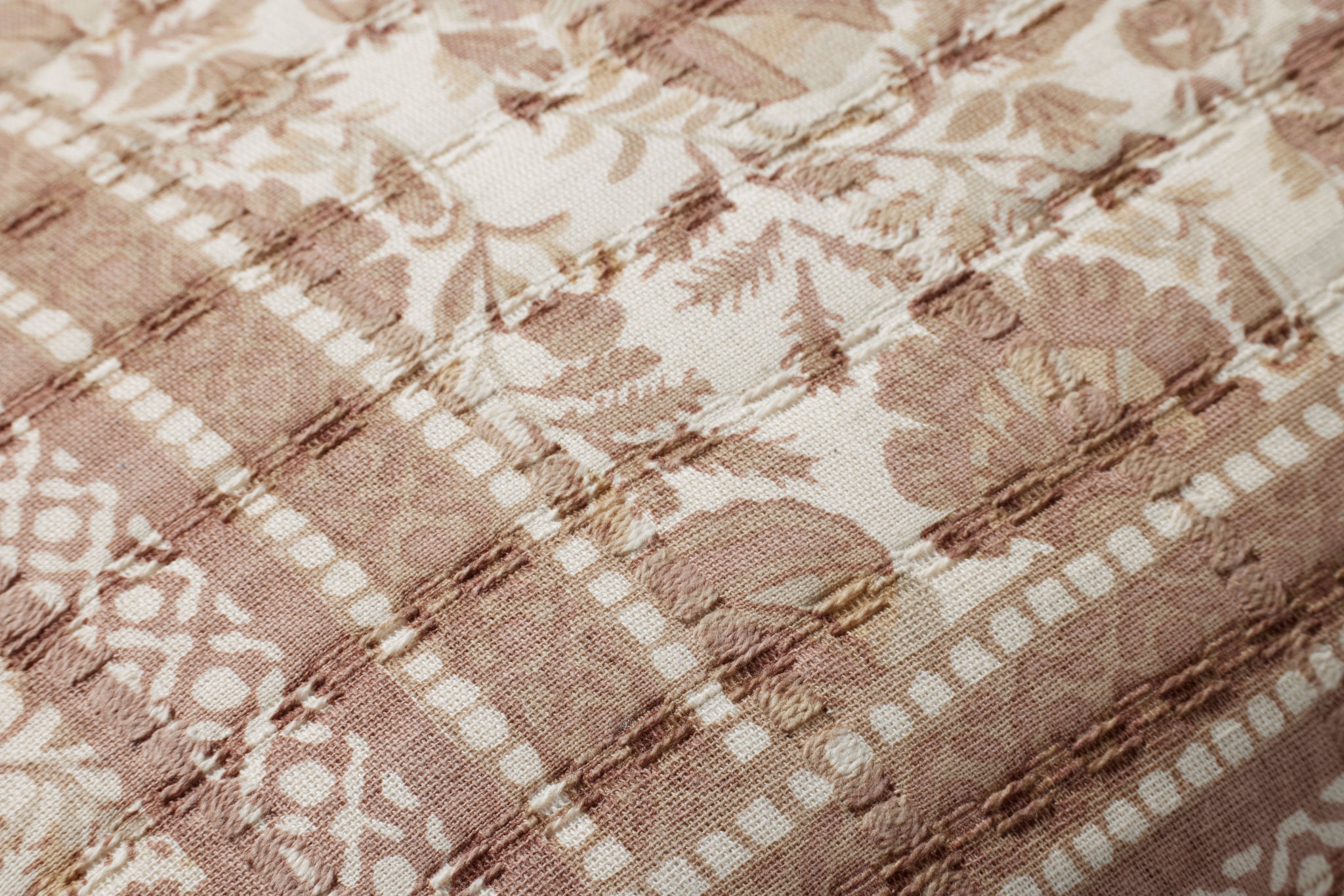Blush / Ivory Pillow - Macro Detail (H)
