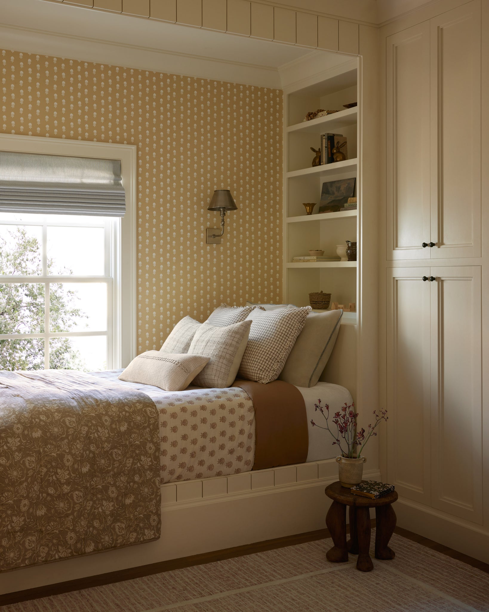 Fern Ivory / Beige Pillow - Roomscene #2 (V)