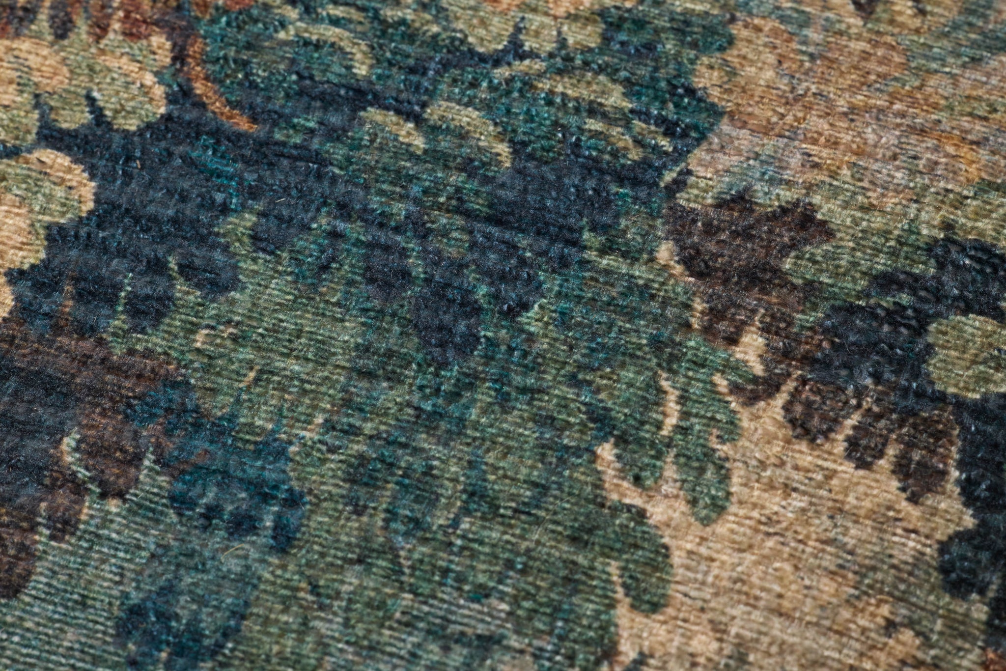 Green / Multi Pillow - Macro Detail (H)