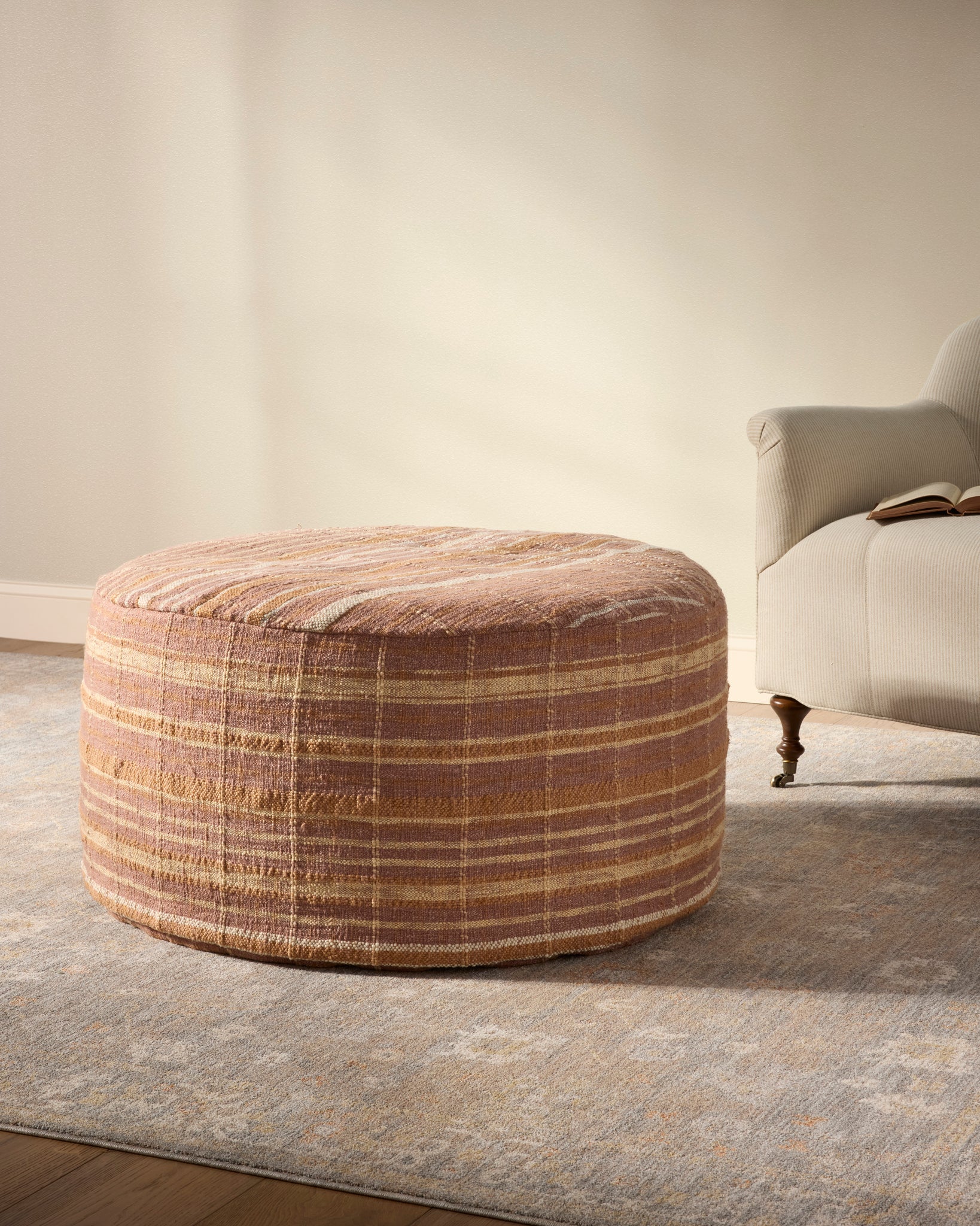 Wallace Clay Clay Pouf - Roomscene #3 (V)