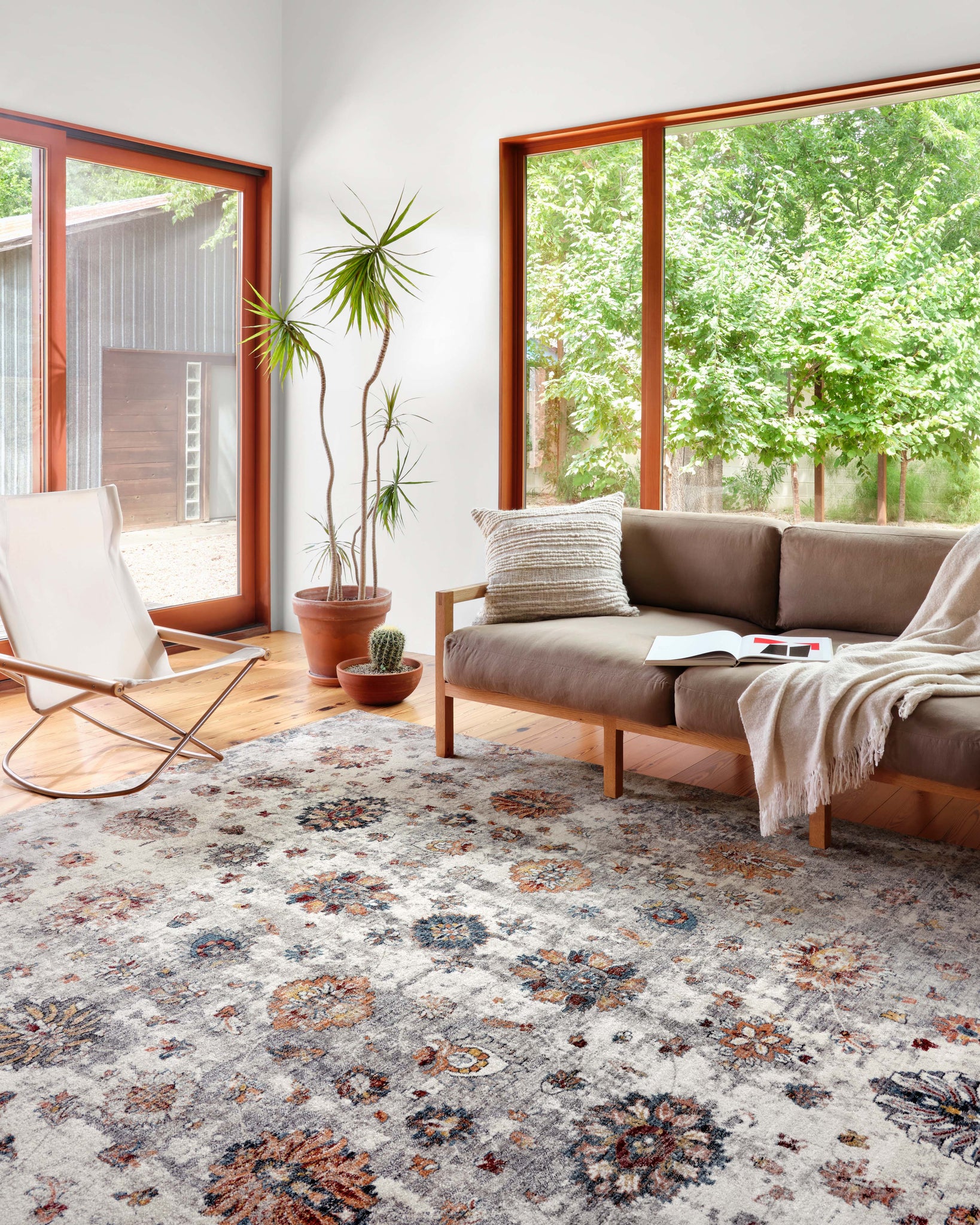 angle view of Samra Ivory / Multi luxury Rug