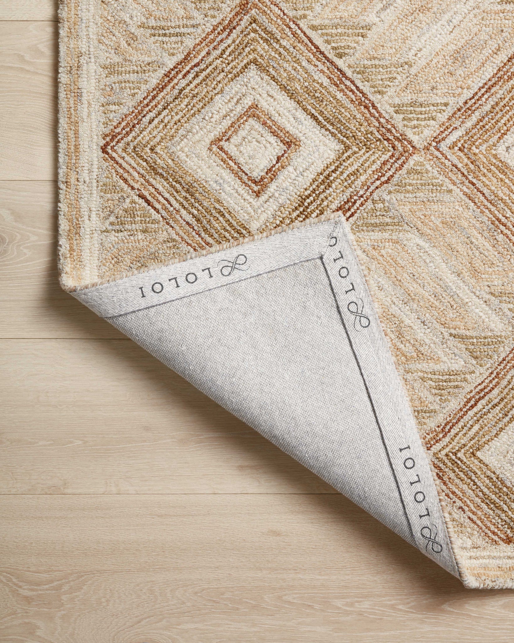 Varena Sand / clay - Corner on Wood Flipped (V)