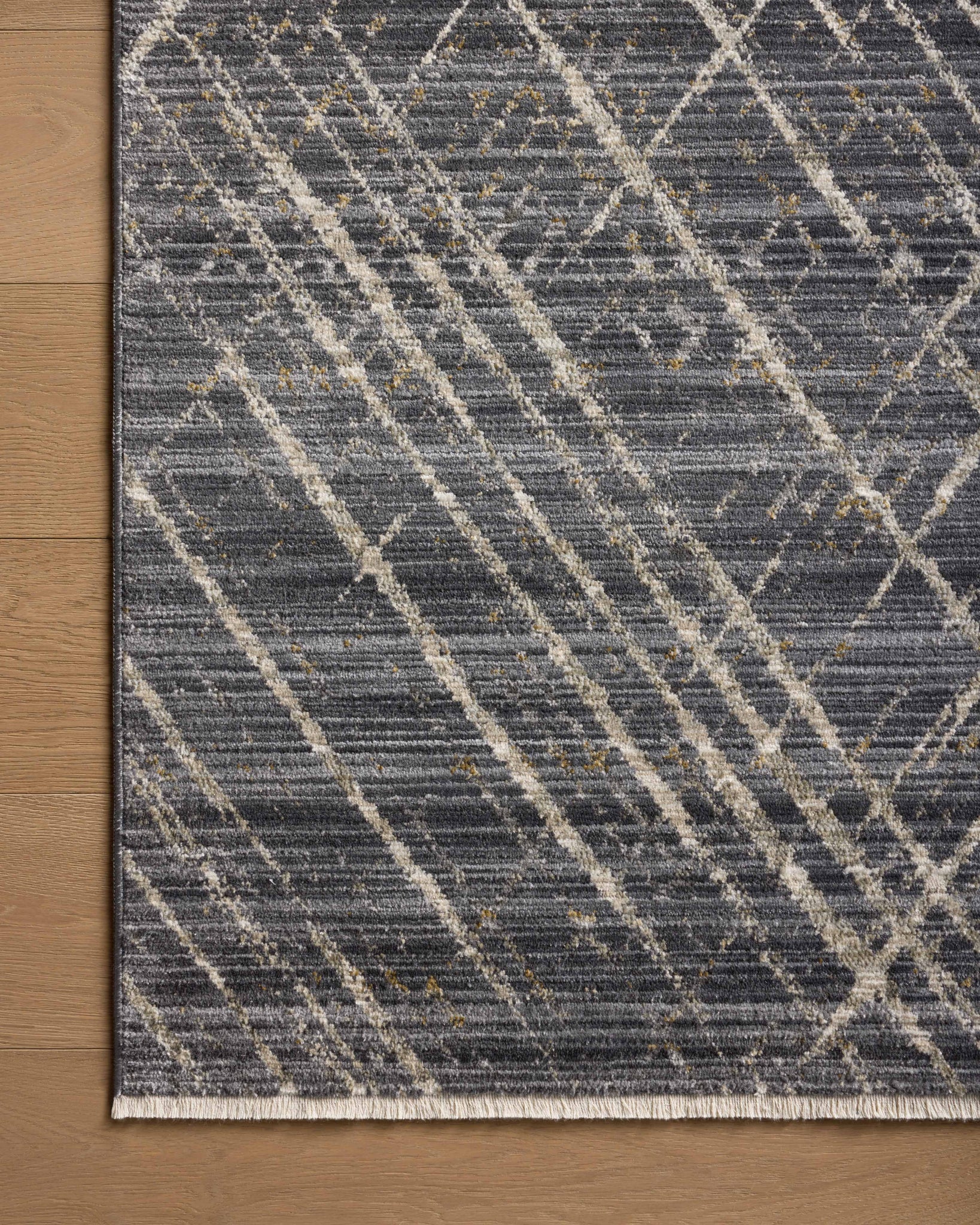 Wade Midnight / Beige - Corner on Wood (V)