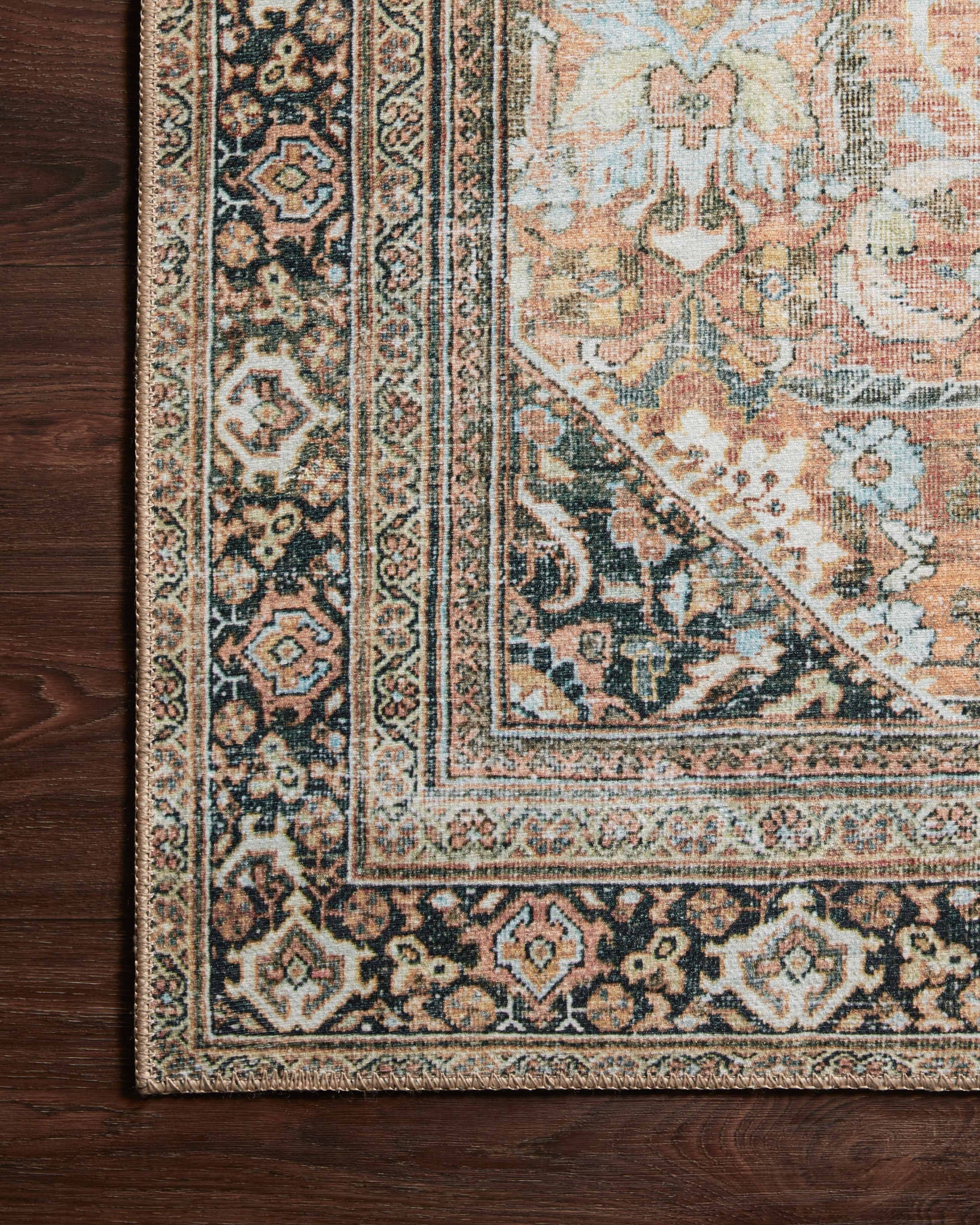 Wynter Auburn / Multi - Corner on Wood (V)
