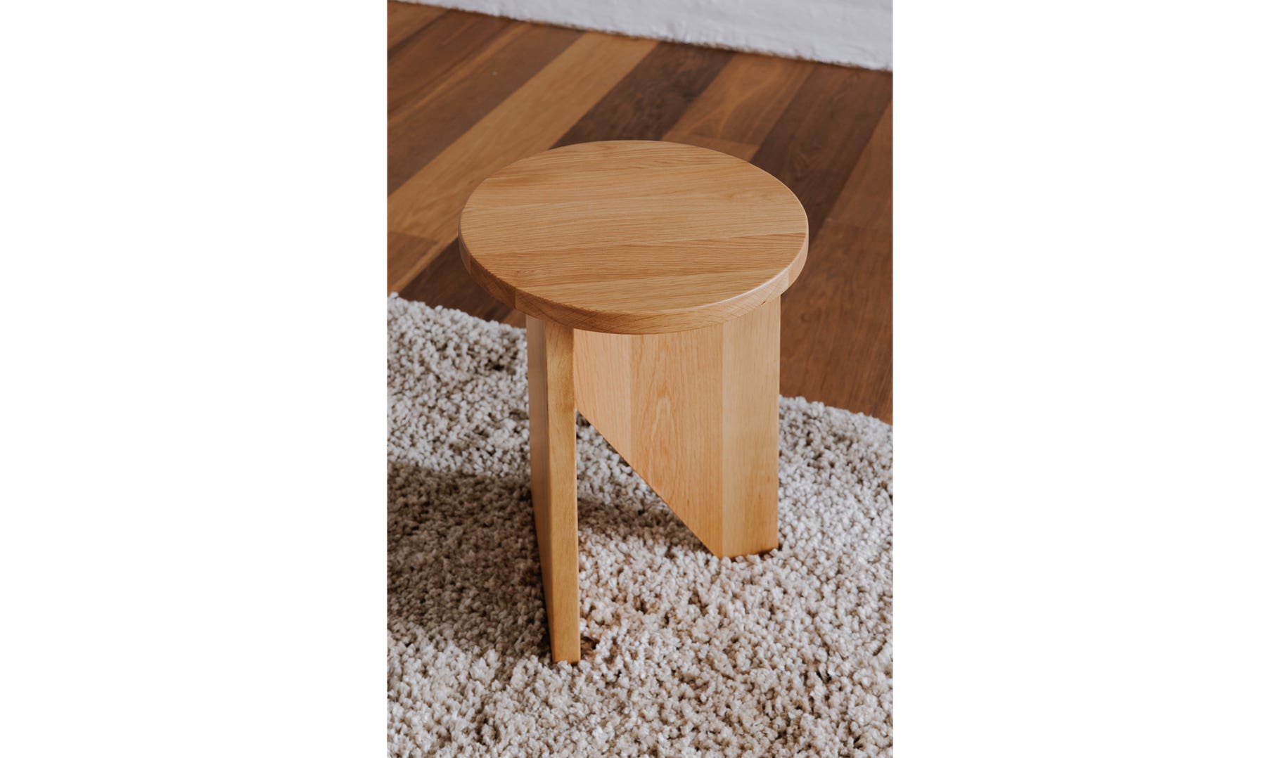 Mesa auxiliar Grace de roble natural