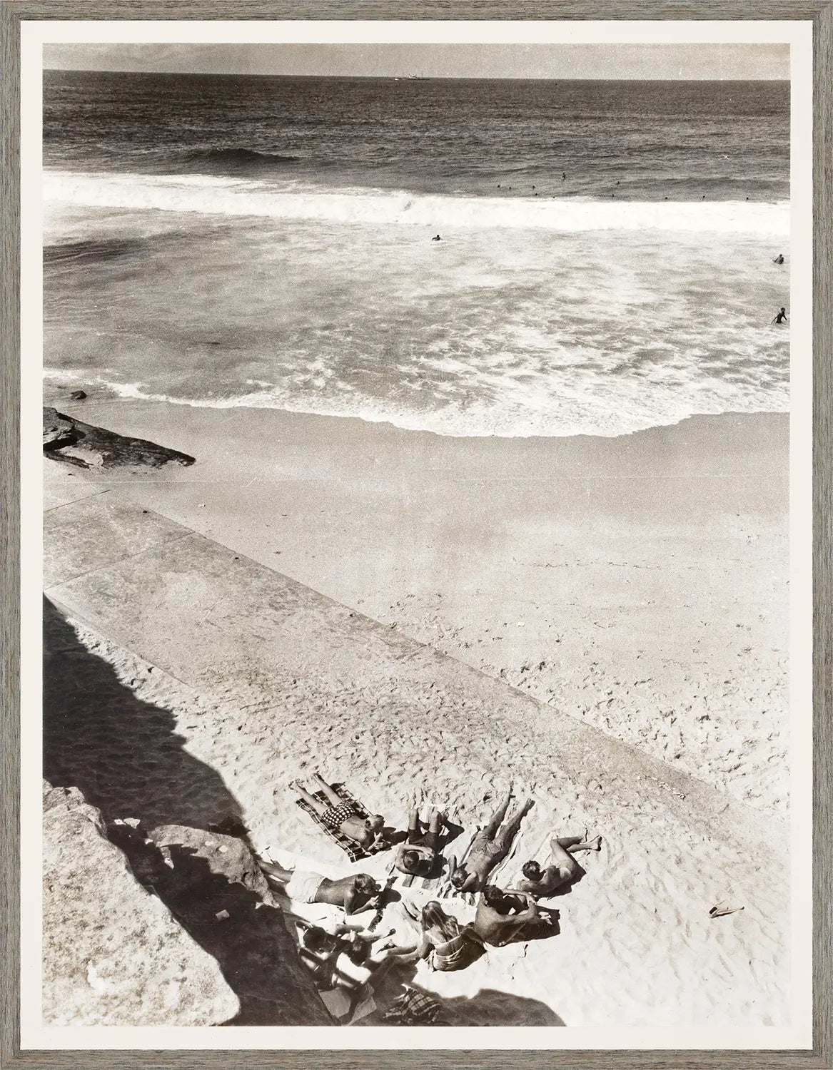 front view of Bronte Beach C.1967 luxury Artwork