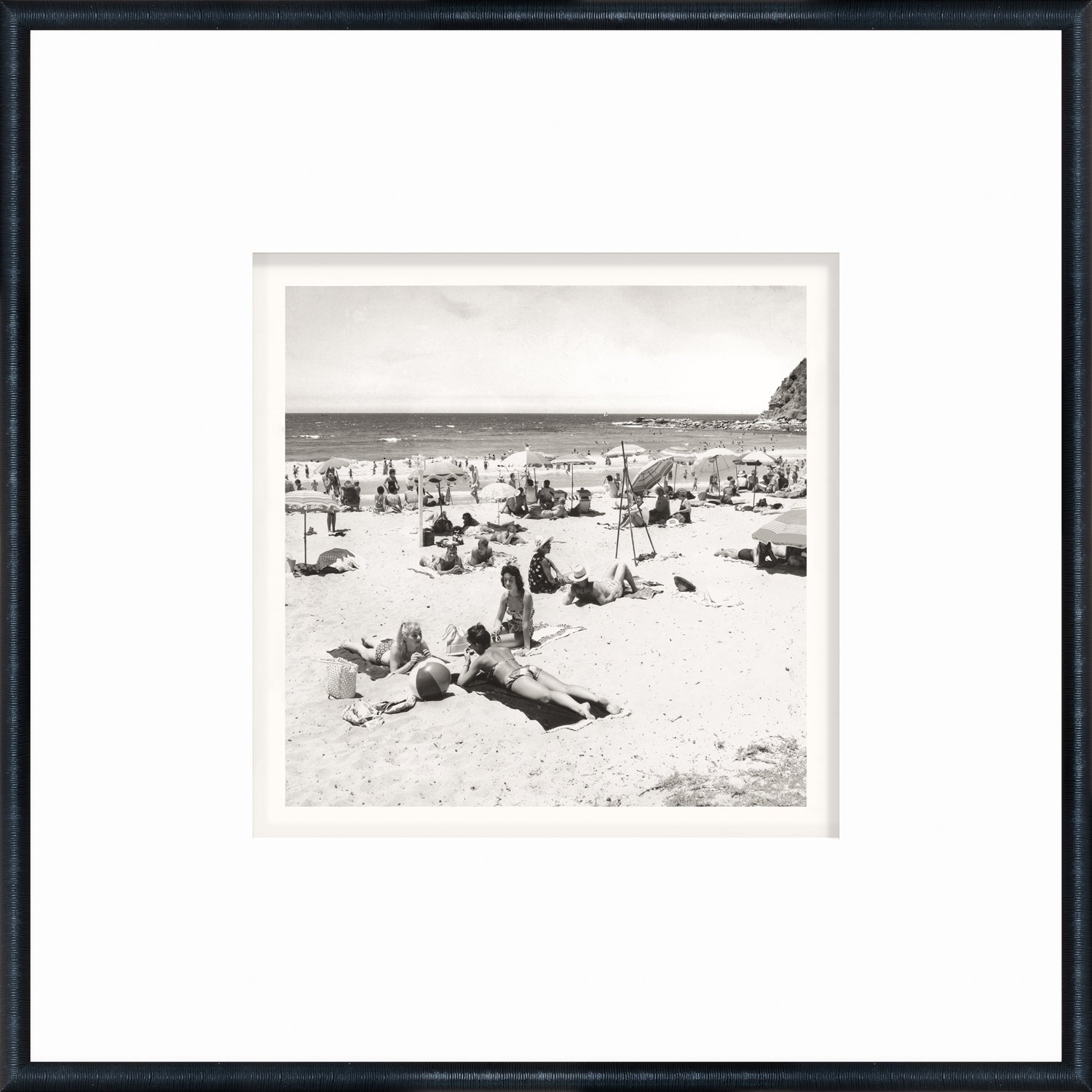 angle view of NOSTALGIA COLLECTION – SUNBATHERS & UMBRELLAS C. 1960 luxury Artwork