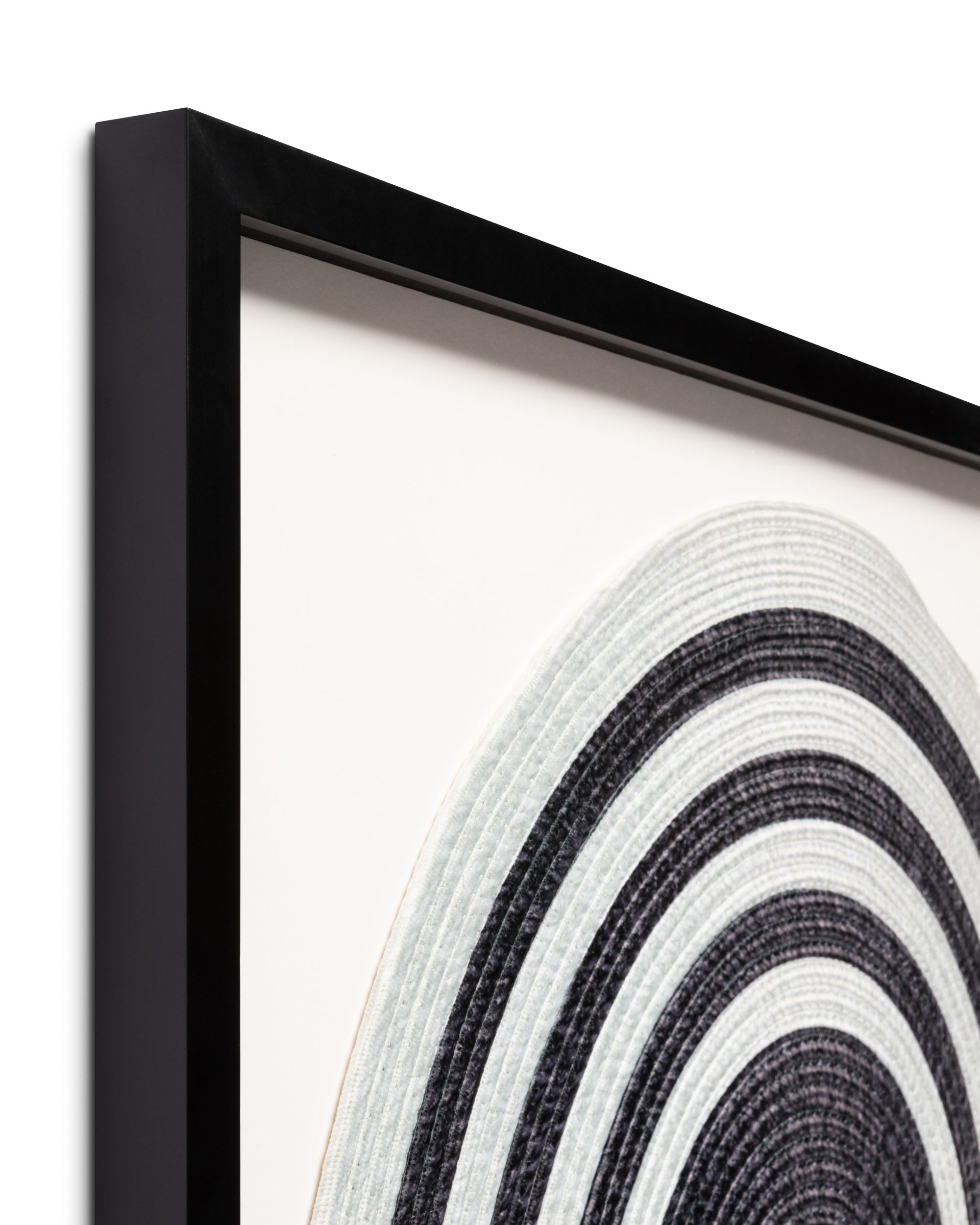 Rounder Ivory / Black