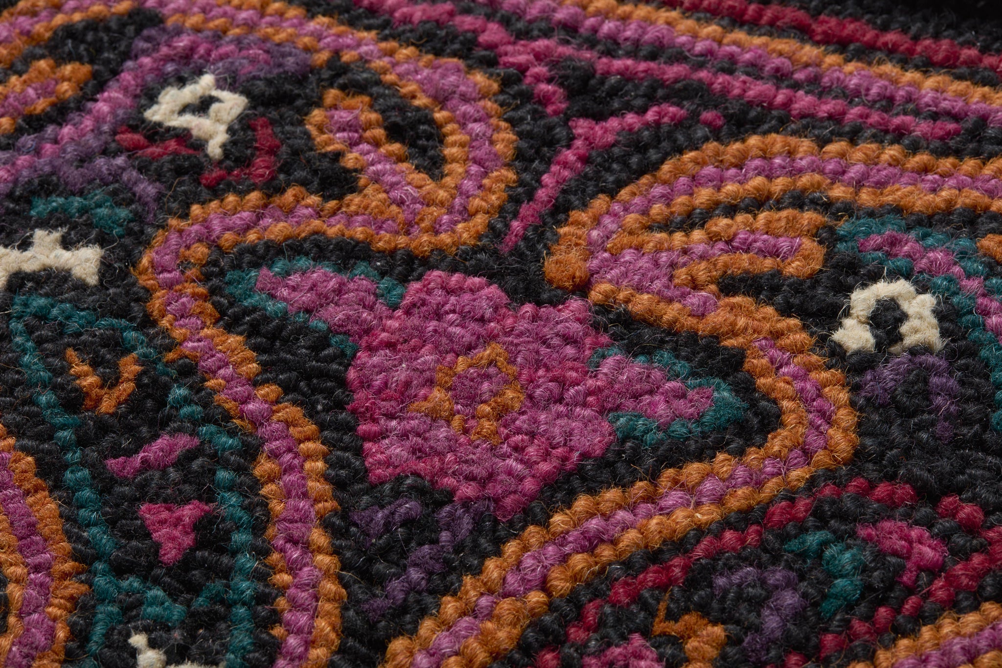 angle view of Yala Multi / Black luxury Artwork