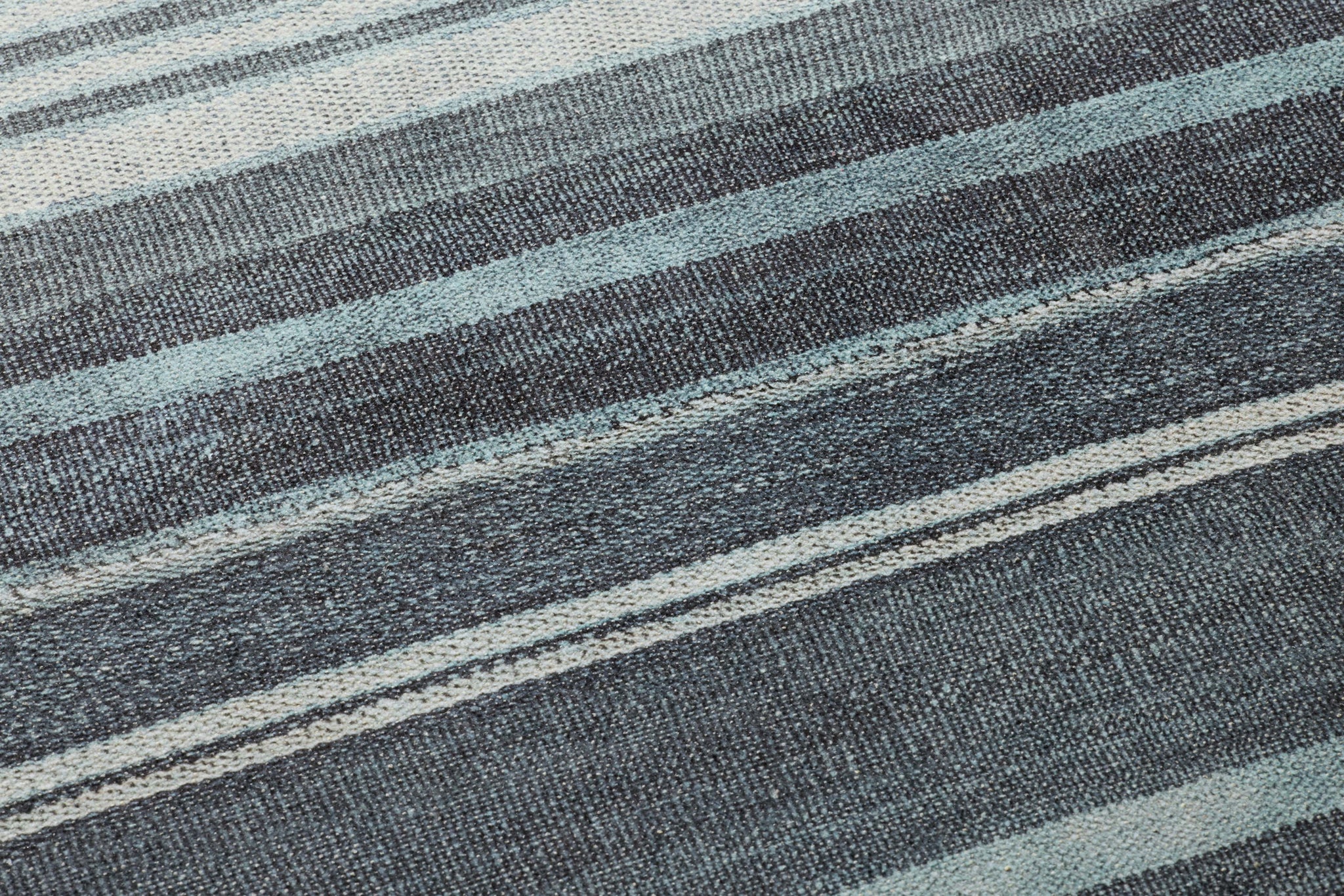 Flow Lt Grey Rug Art - Macro Detail (H)