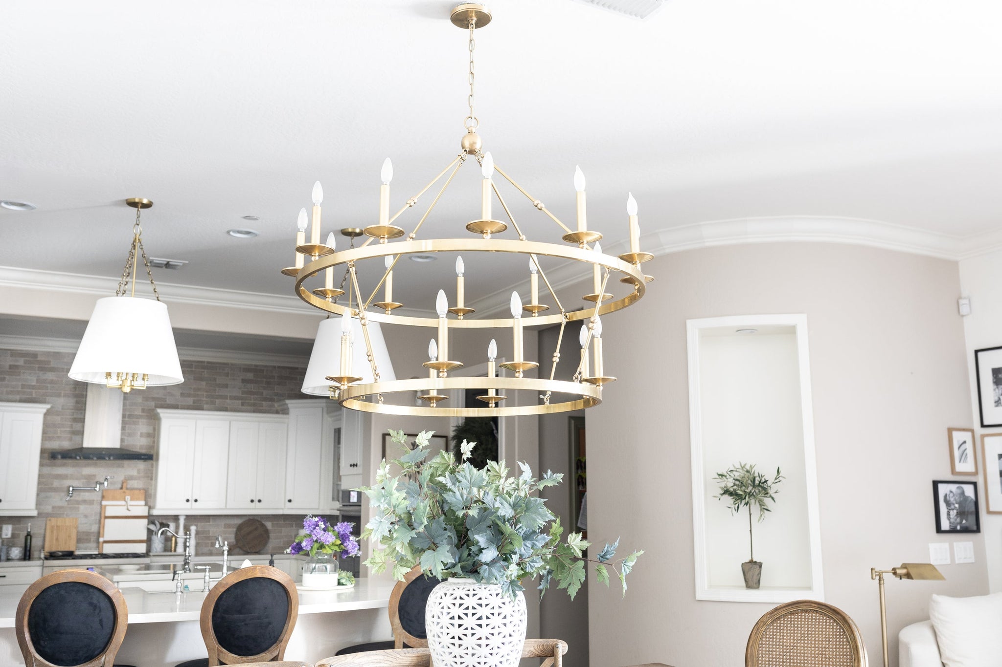 Allendale Chandelier 46.75" x 38" - Lifestyle [3247-AGB]