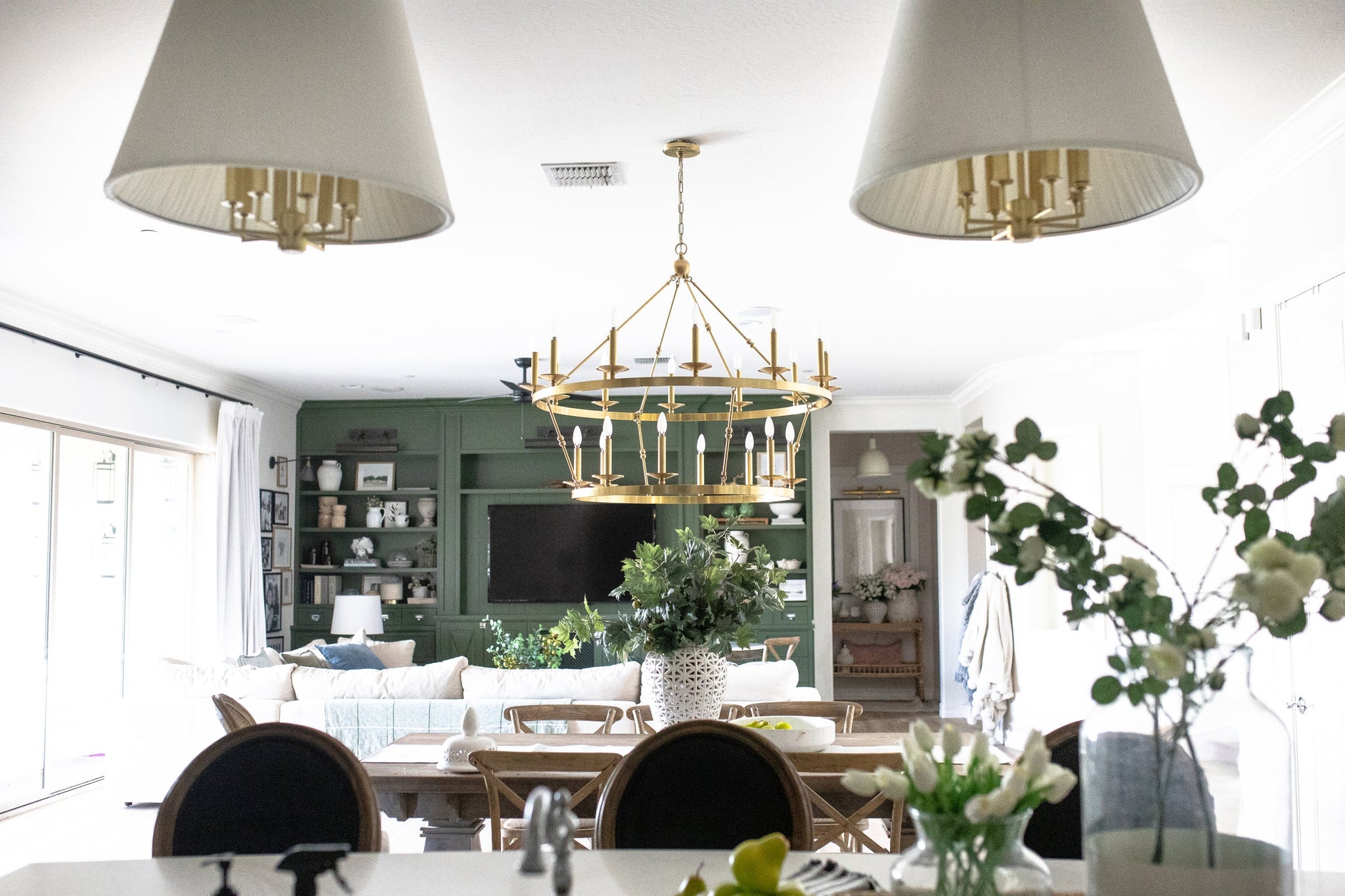Allendale Chandelier 46.75" x 38" - Lifestyle [3247-AGB]