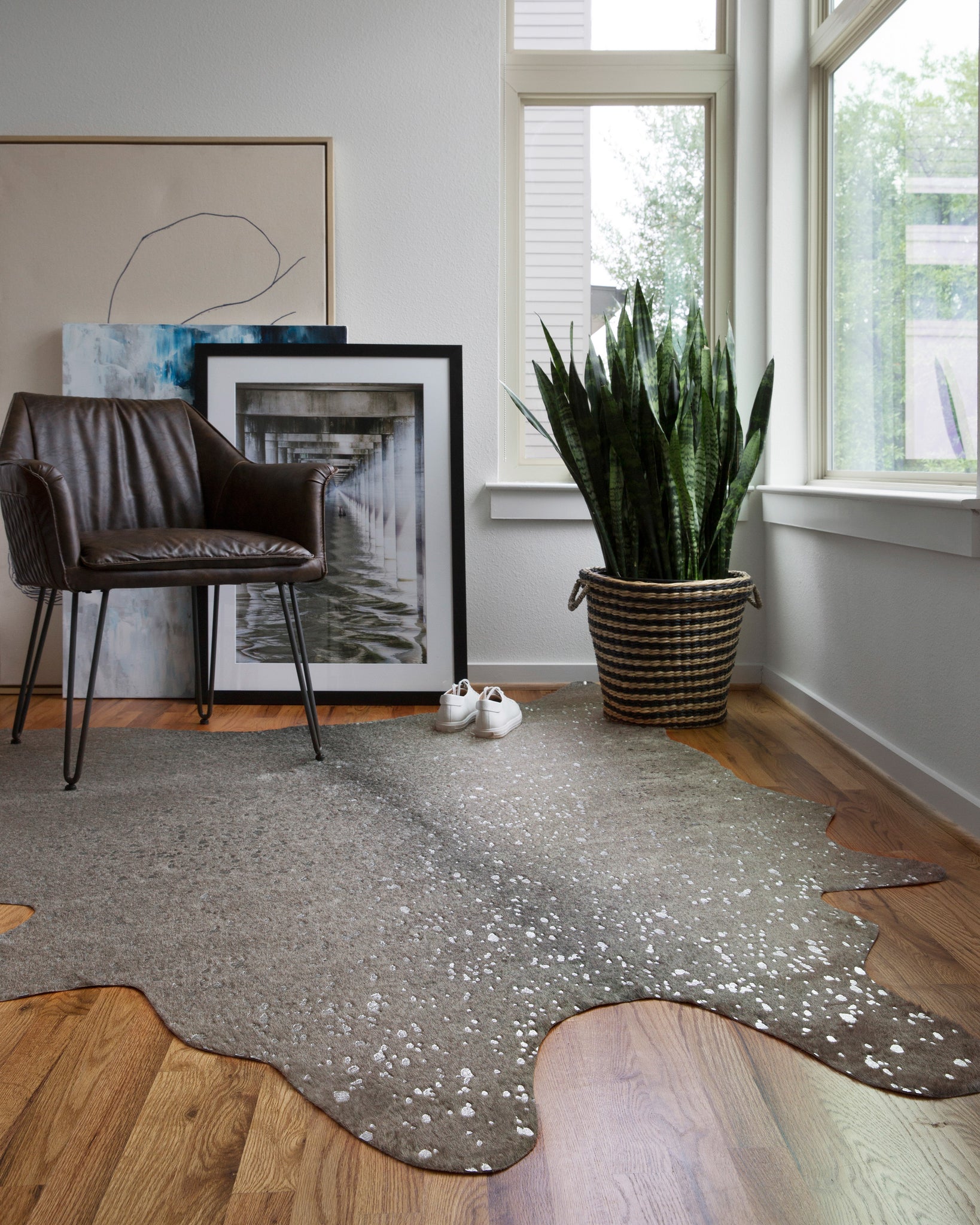angle view of Bryce Graphite / Silver luxury Rug