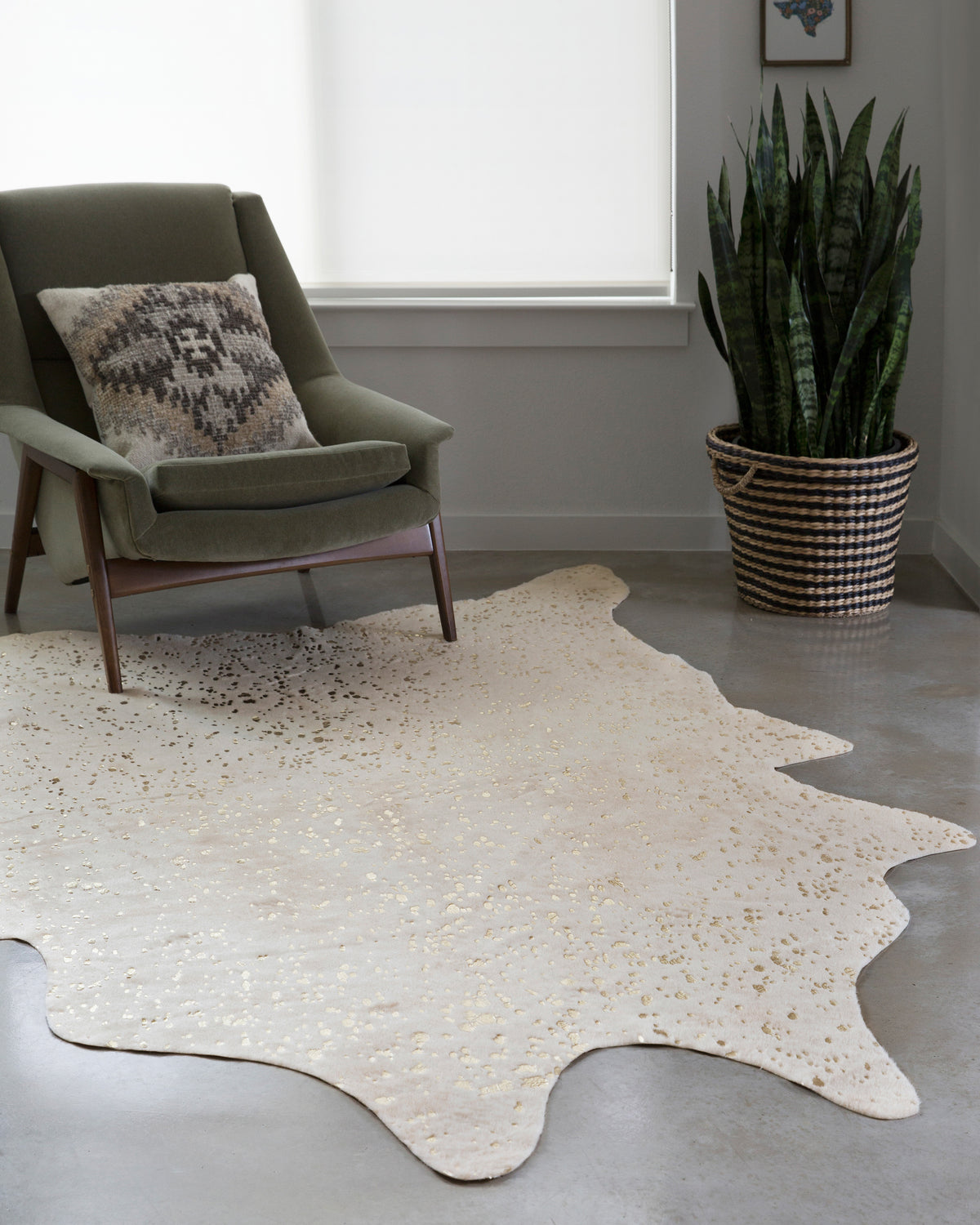 front view of Bryce Ivory / Champagne luxury Rug