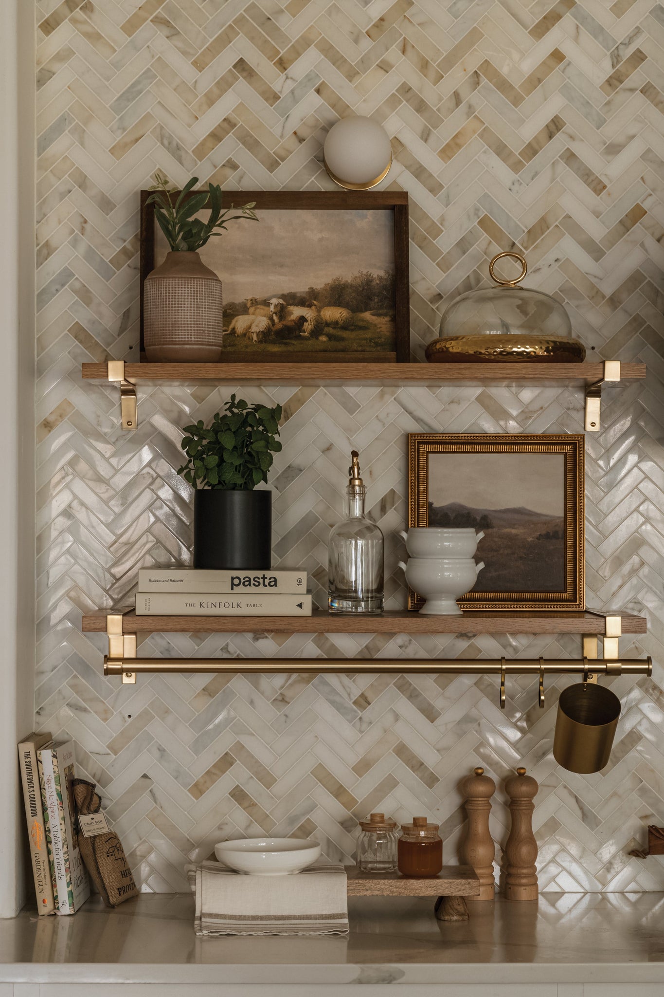 Baird Bath And Vanity 4.75" - Lifestyle [9081-AGB]