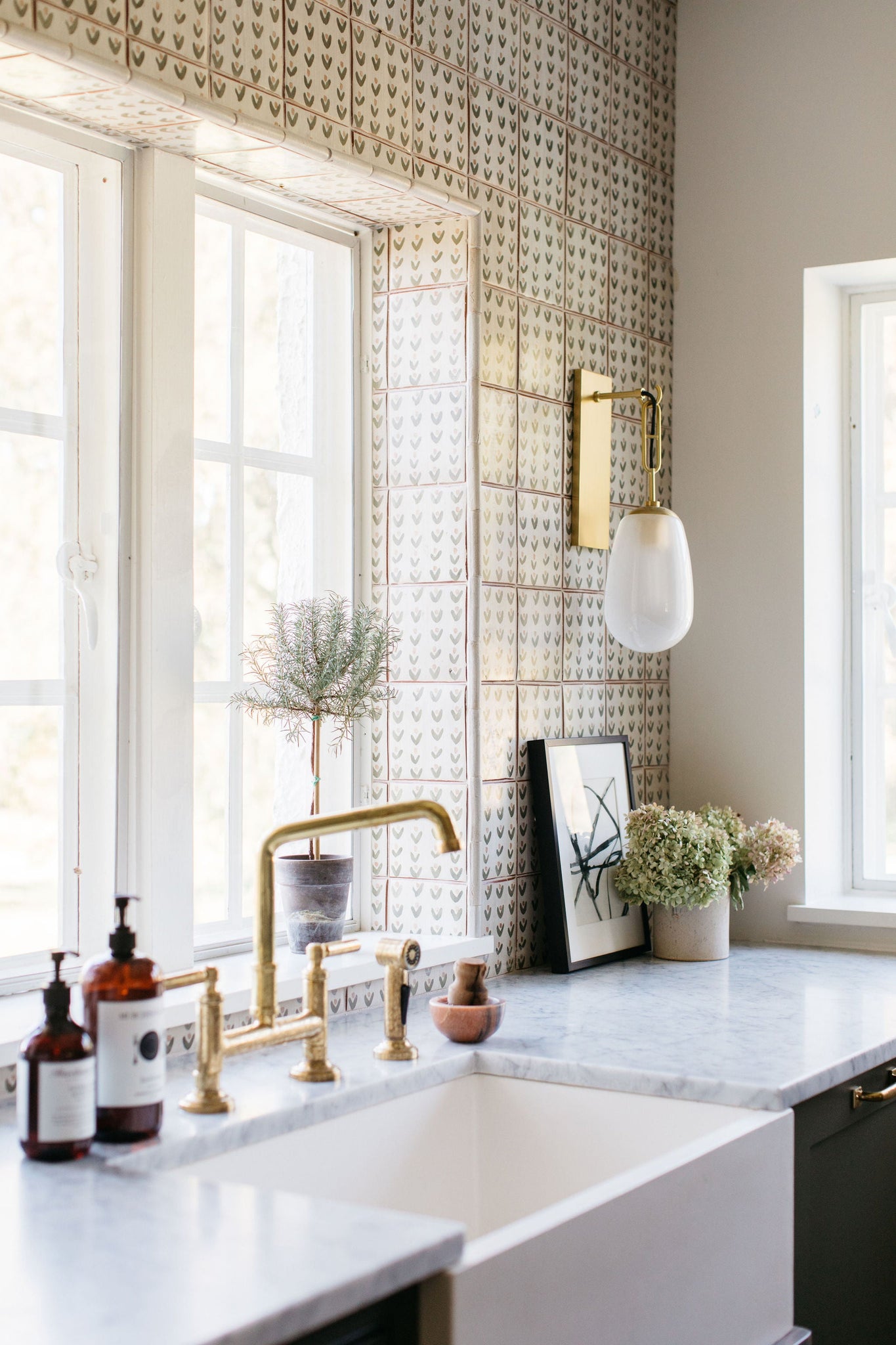 Bruckner Wall Sconce - Lifestyle [2101-AGB]