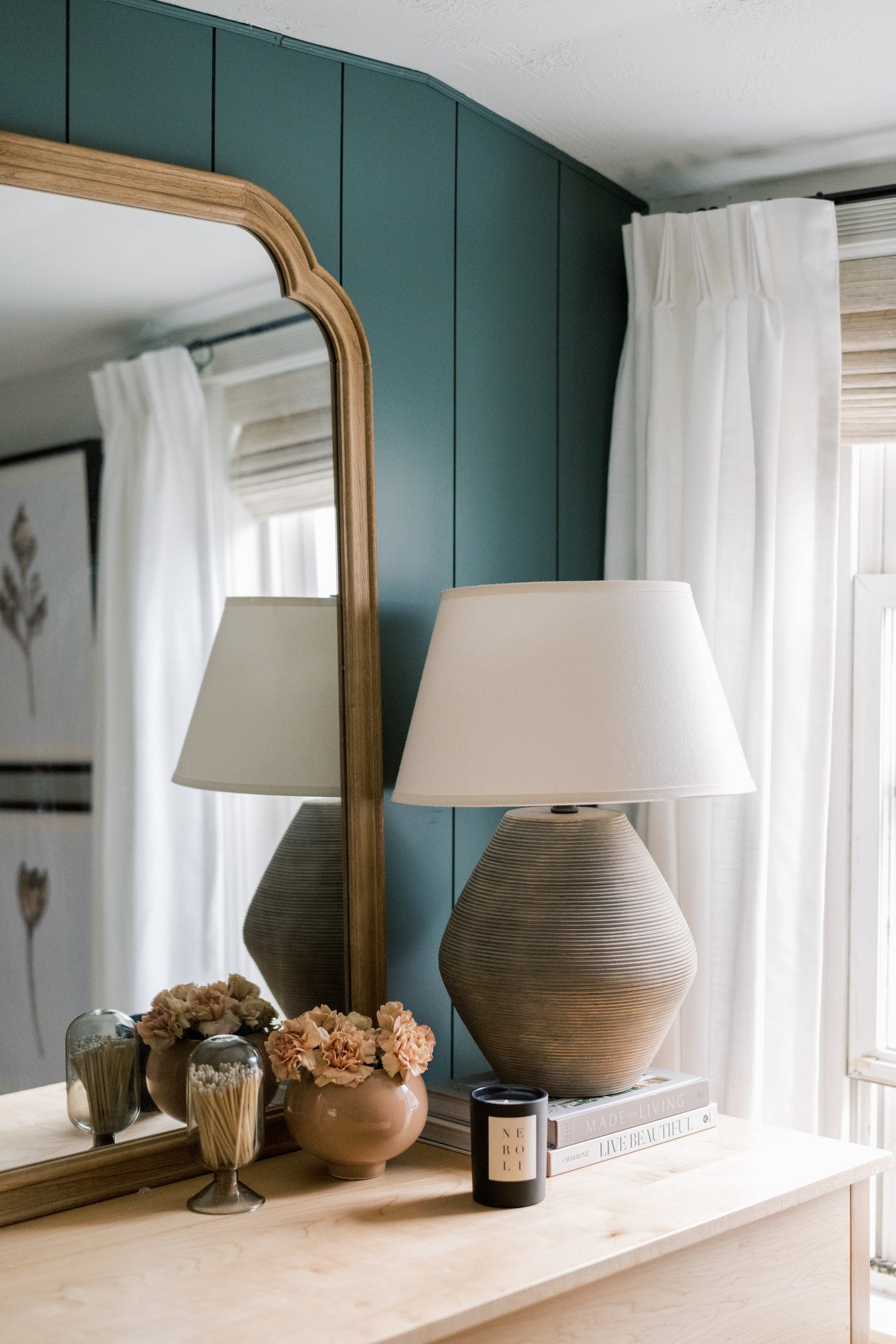 Calabria Table Lamp 16" - Lifestyle [PTL1011]