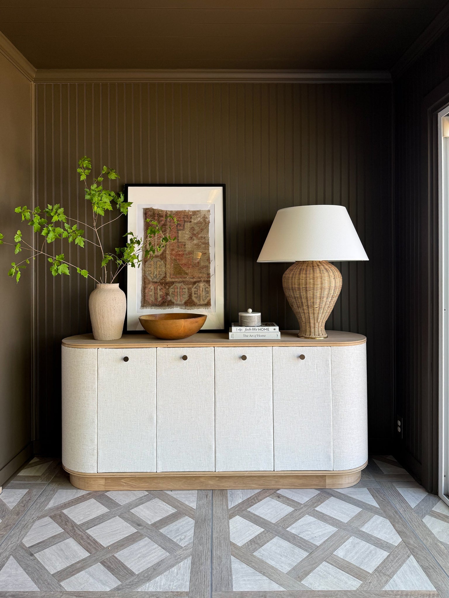 Chatsworth Table Lamp - Lifestyle [MDSL2800-AGB]