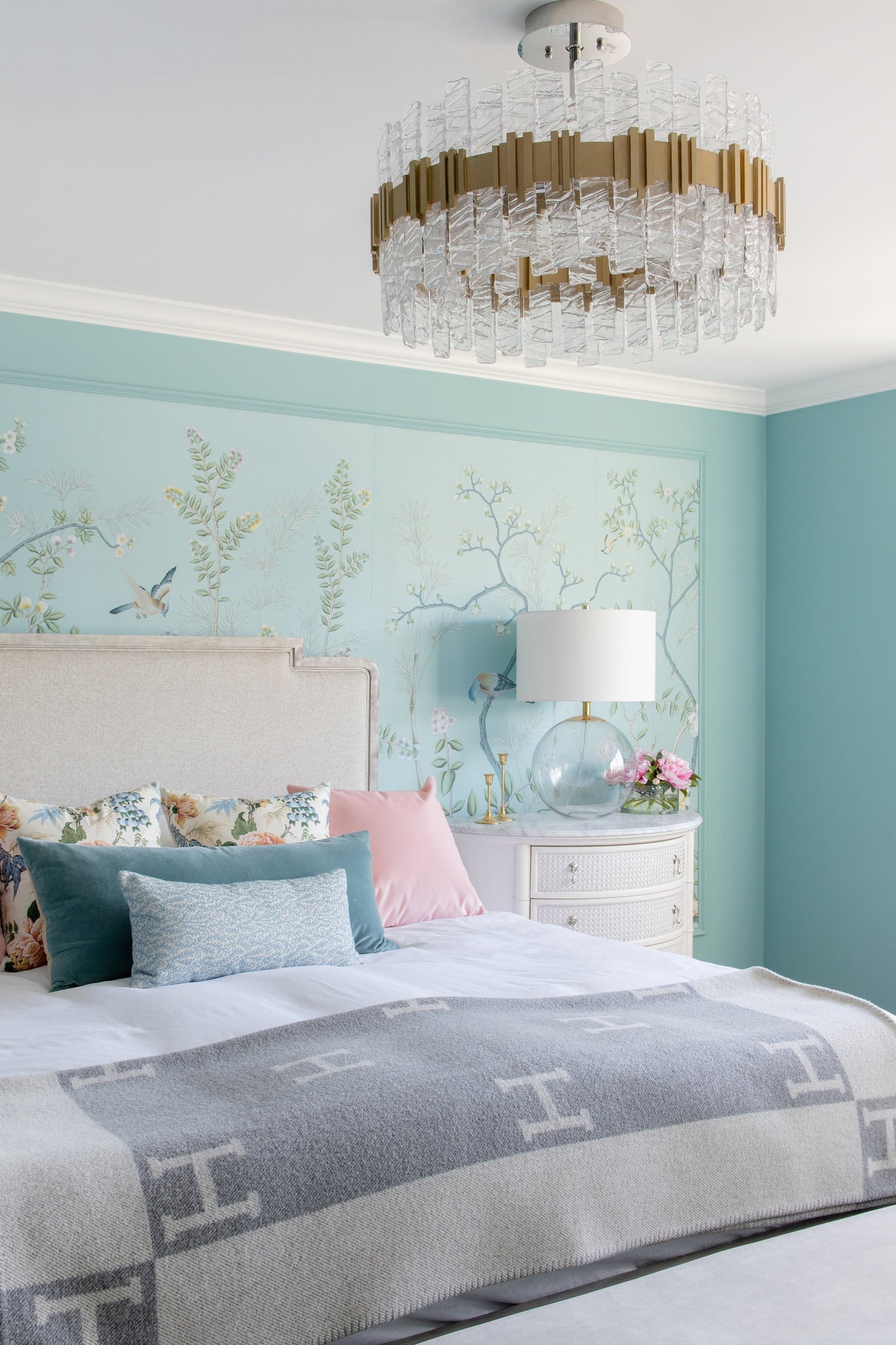 Ciro Chandelier - Lifestyle [256-48-WSL] photo Jenn Lake @jenniferlake