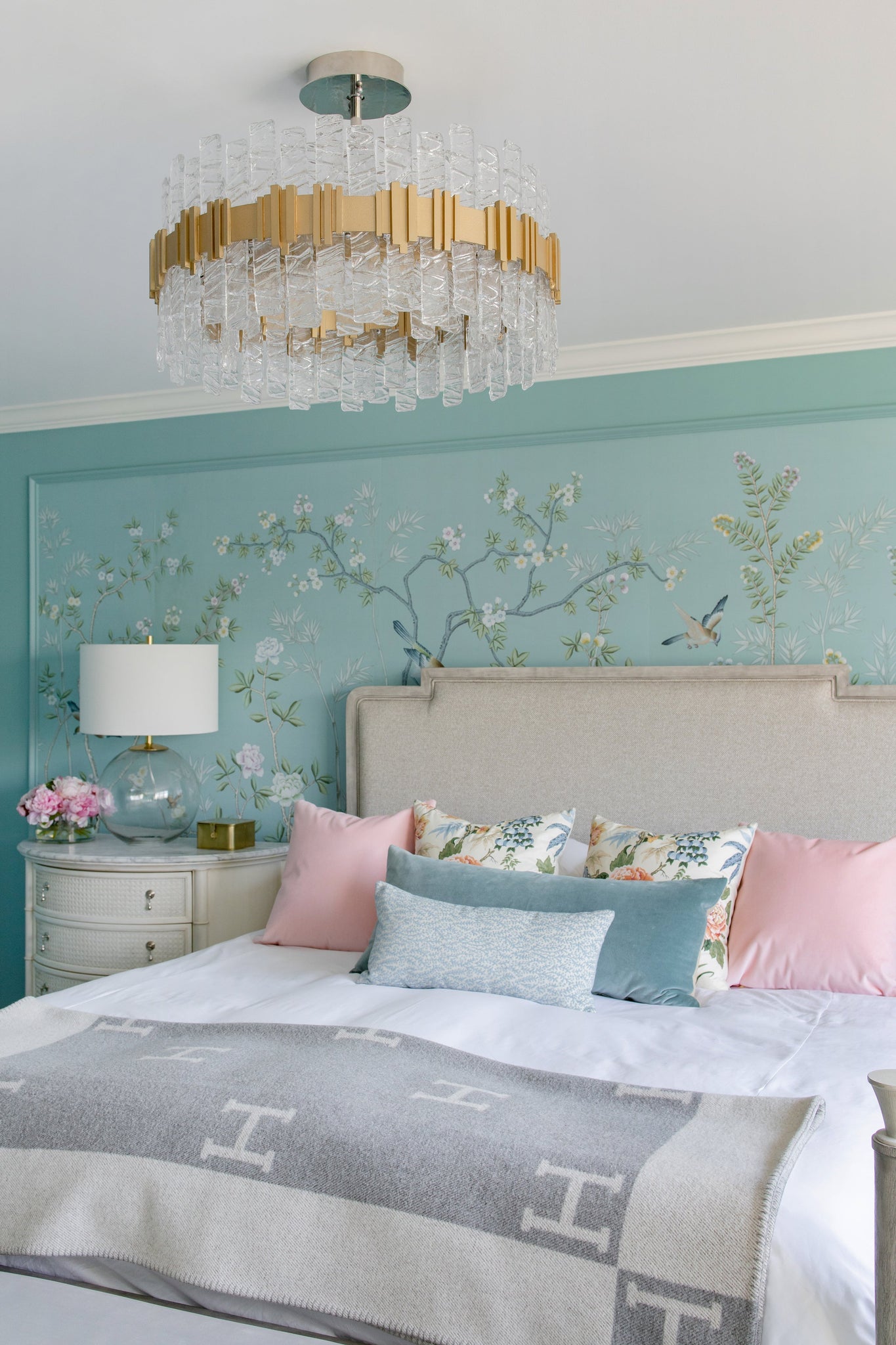 Ciro Chandelier - Lifestyle [256-48-WSL] photo Jenn Lake @jenniferlake