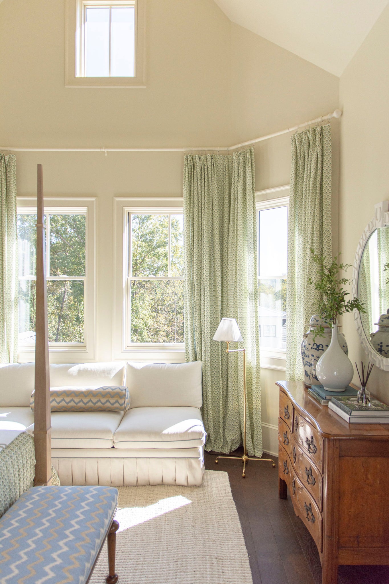 Classic No.1 Floor Lamp - Lifestyle [MDSL108-AGB]