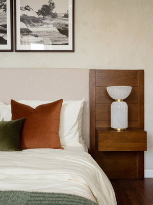 Cordelia Table Lamp - Lifestyle [HL980202-AGB]
