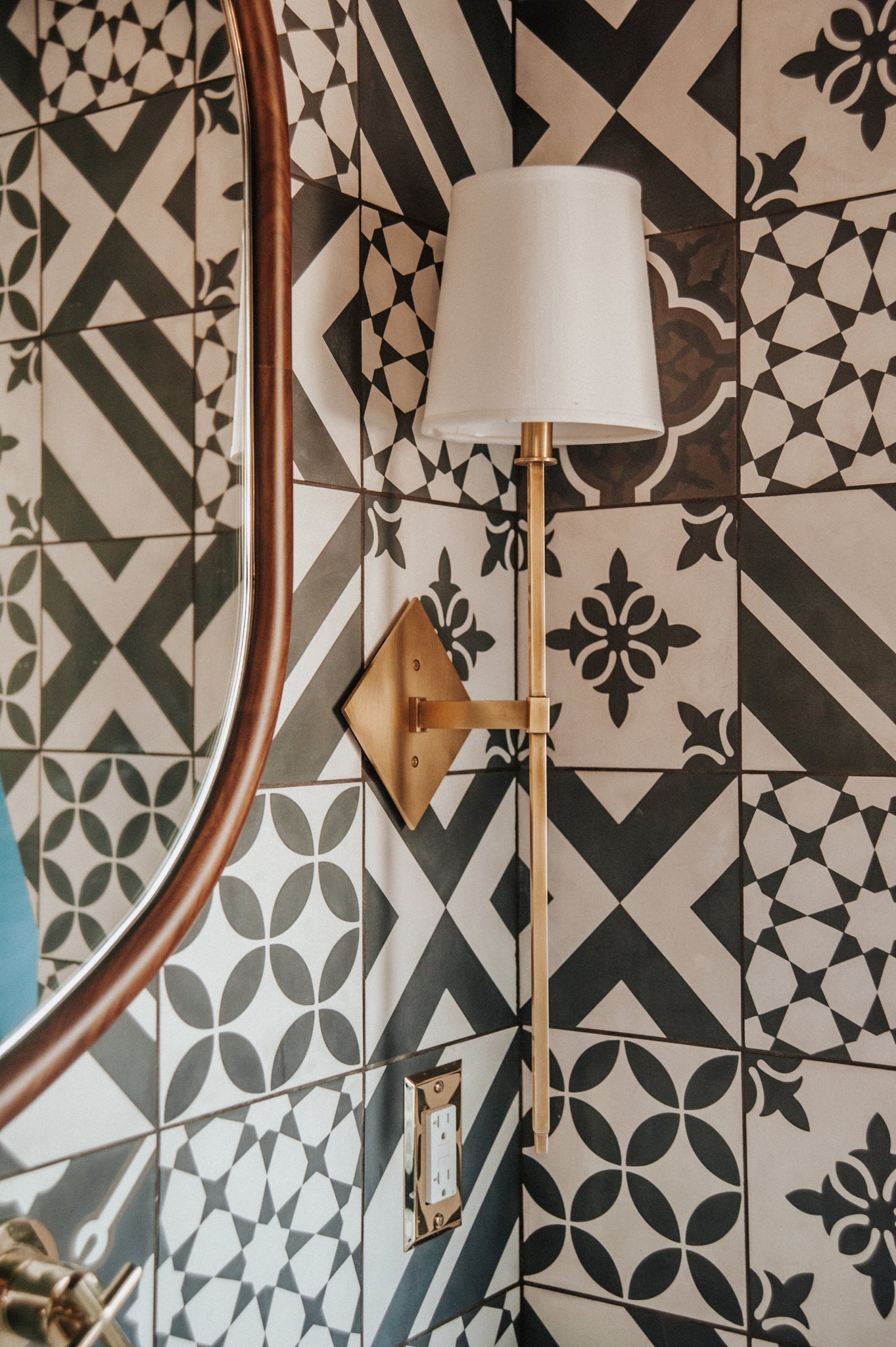 Cortland Wall Sconce - Lifestyle [211-AGB]