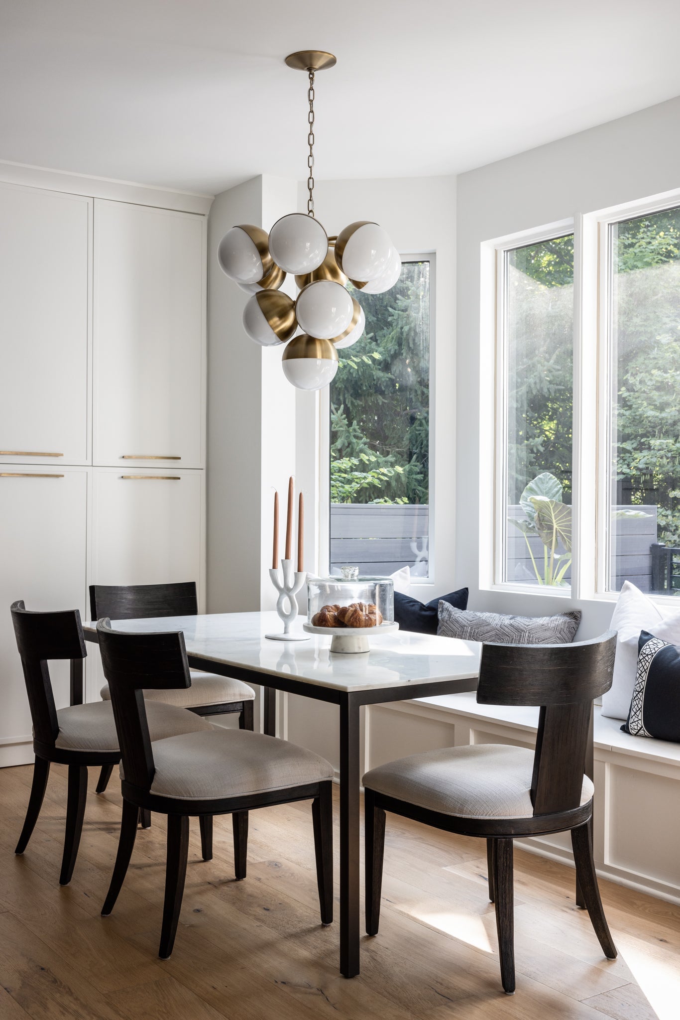 Cupertino Chandelier - Lifestyle [F1526-PBR]