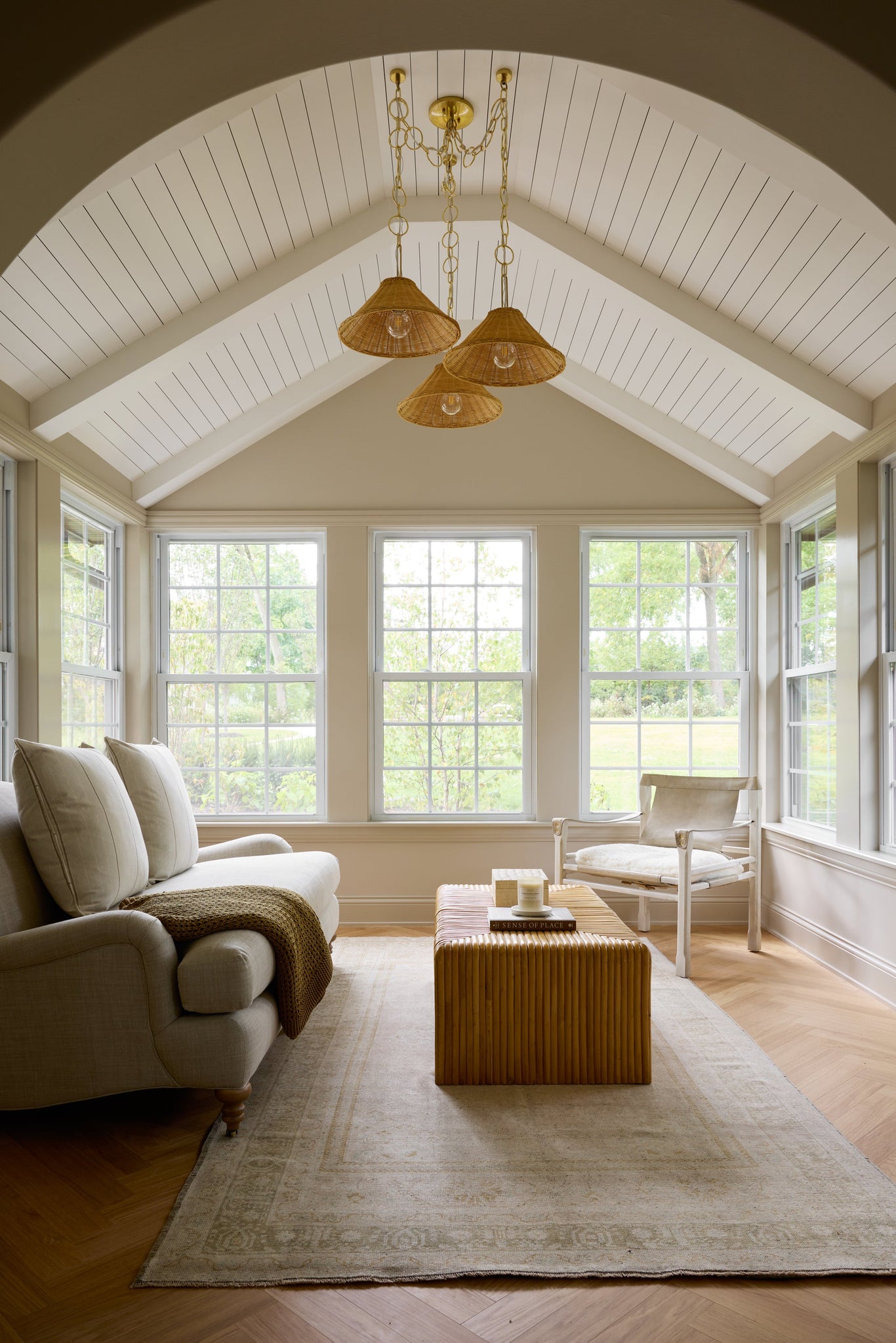 Dalia Chandelier - Lifestyle [H831803-AGB]