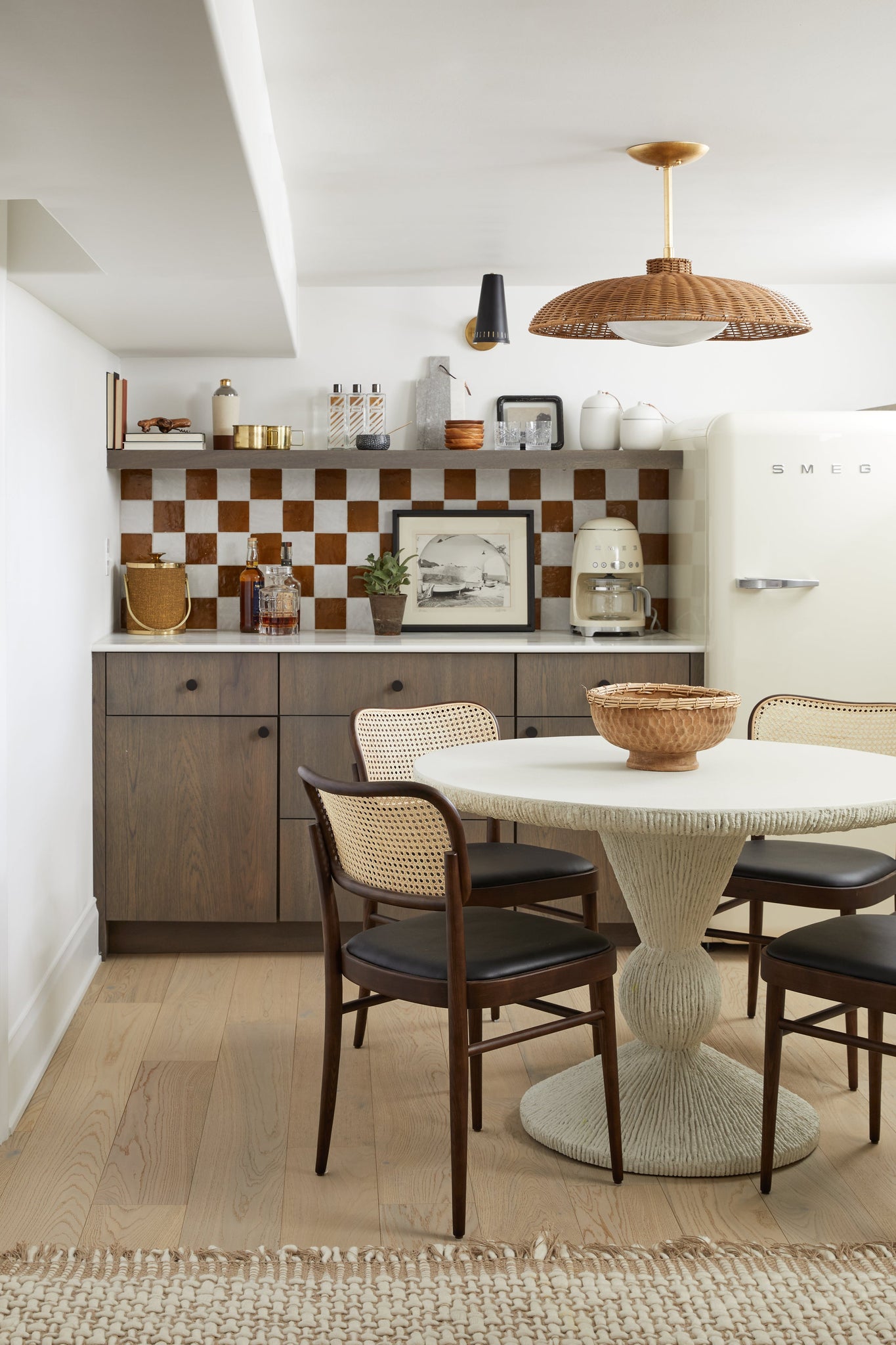 Delano Pendant 22.5" - Lifestyle [1923-VGL]