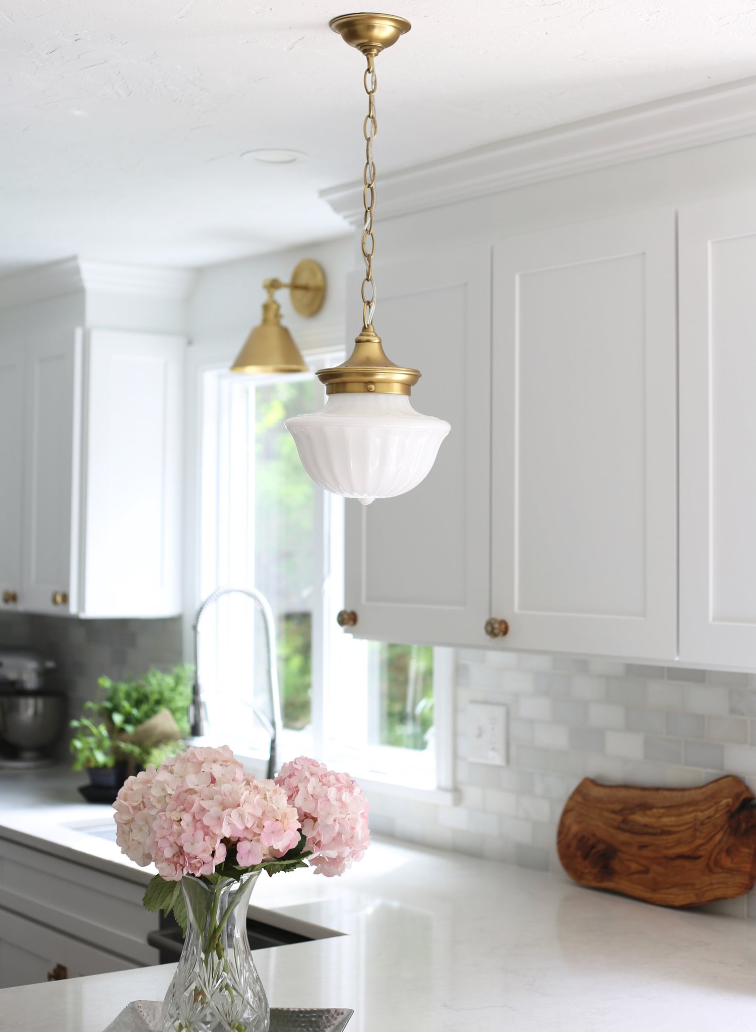 Garden City Wall Sconce 8" x 11" - Lifestyle [8321-AGB]