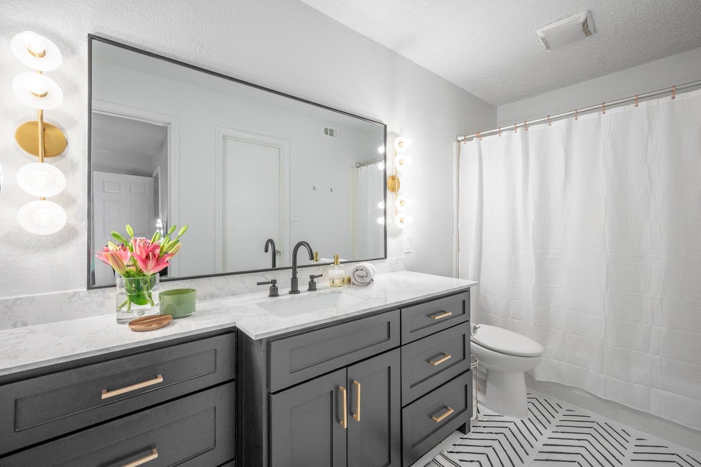 Elmont Bath And Vanity 4.75" x 24.75" - Lifestyle [9204-AGB]