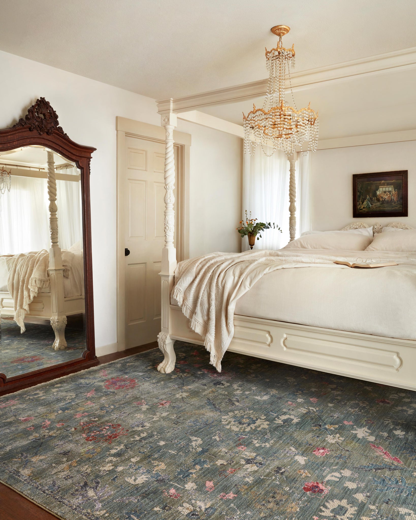 angle view of Giada Lagoon / Multi luxury Rug