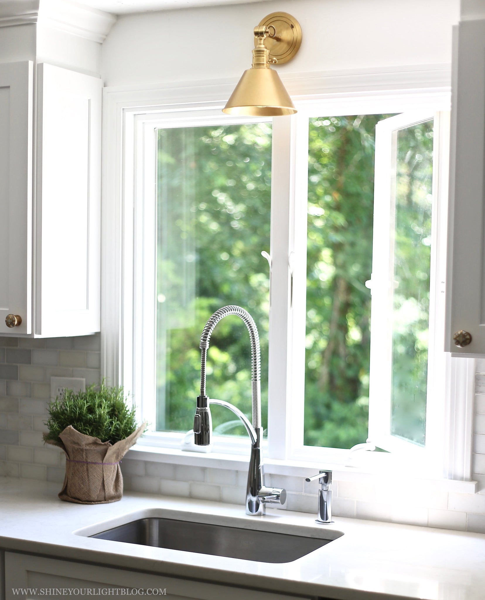 Garden City Wall Sconce 8" x 11" - Lifestyle [8321-AGB]