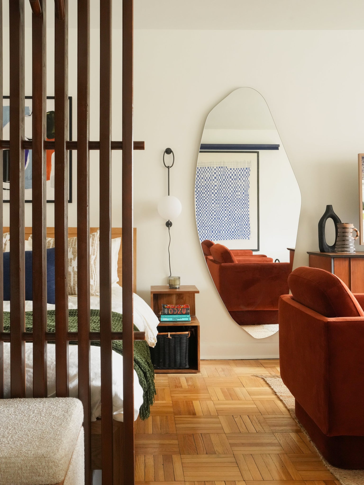 Gina Plug-In Sconce - Lifestyle [HL290101-OB]