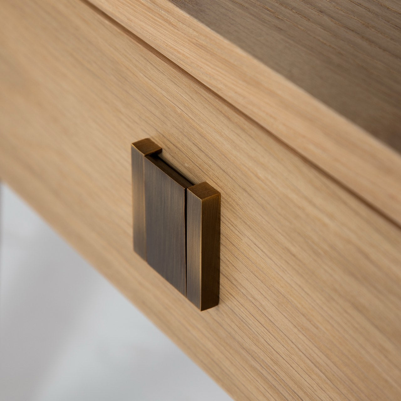 Mesa auxiliar Hara con 1 cajón - Roble natural