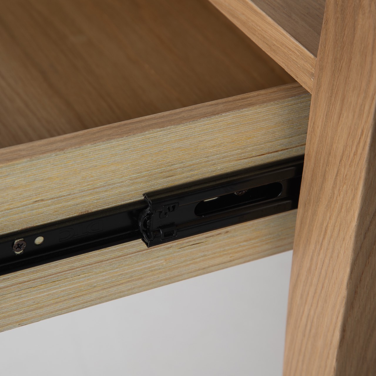 Mesa auxiliar Hara con 1 cajón - Roble natural