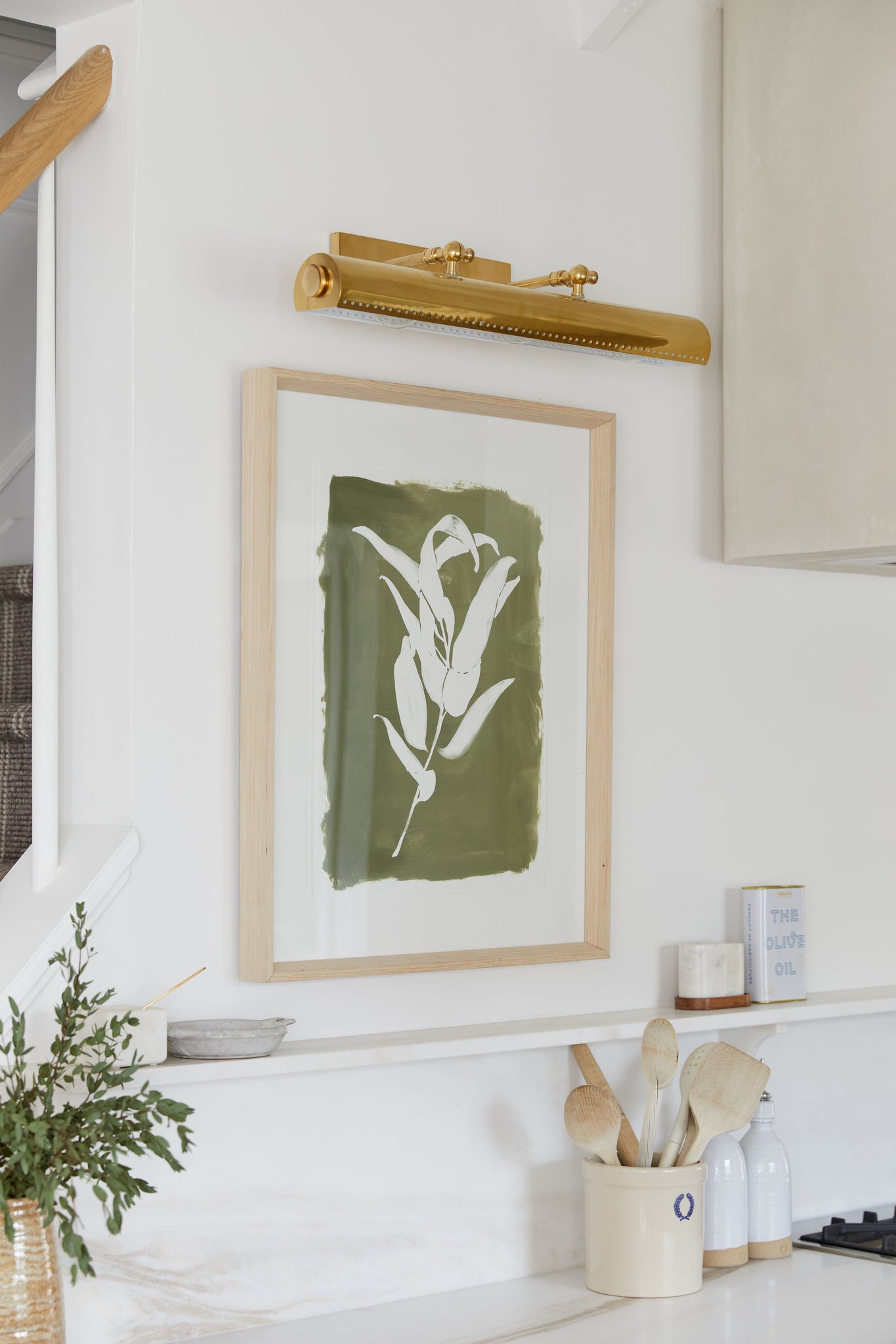 Hampshire Picture Light 23.25" - Lifestyle [MDS113-AGB]