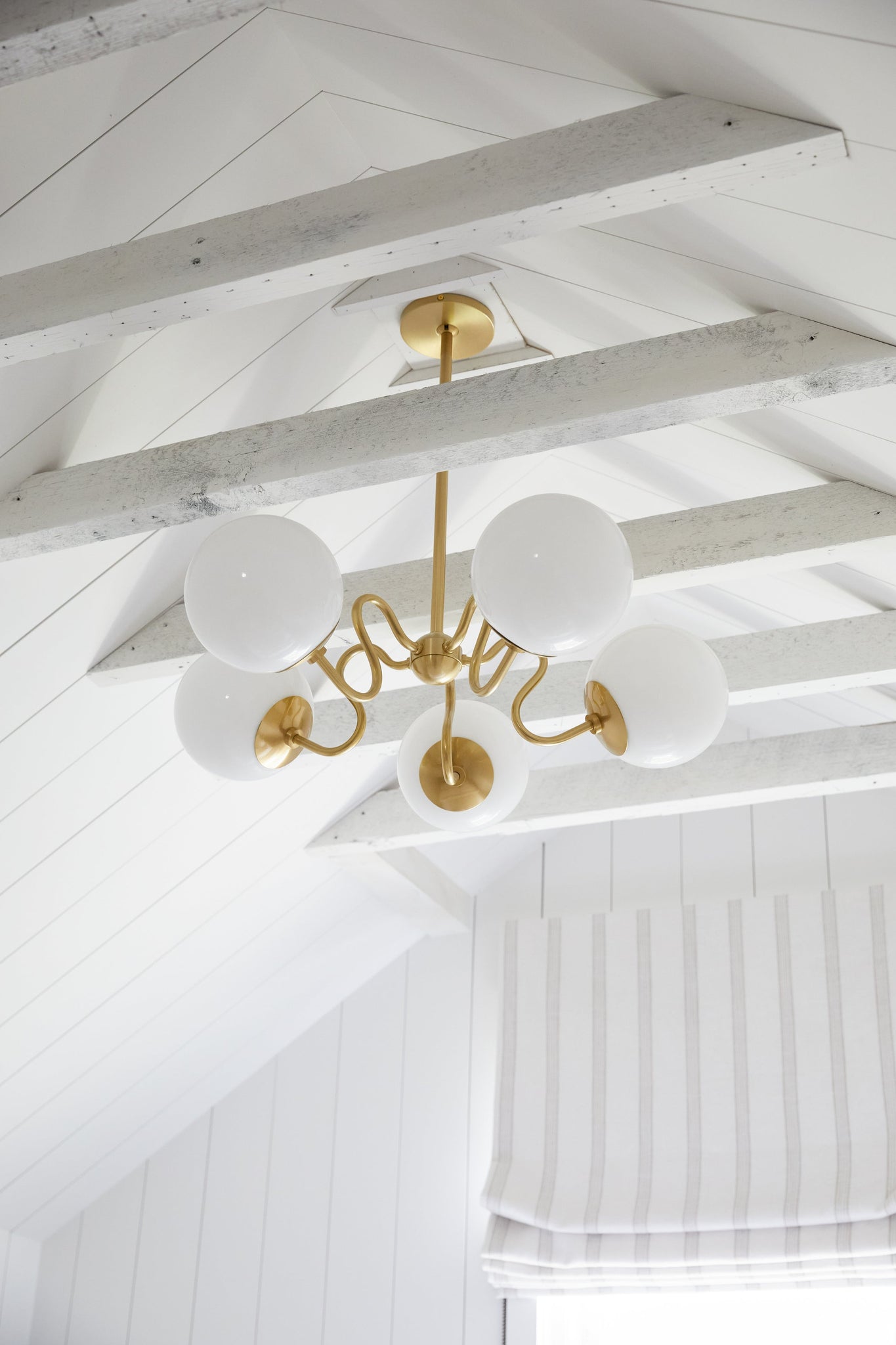 Havana Chandelier 28" - Lifestyle [H772805-AGB]