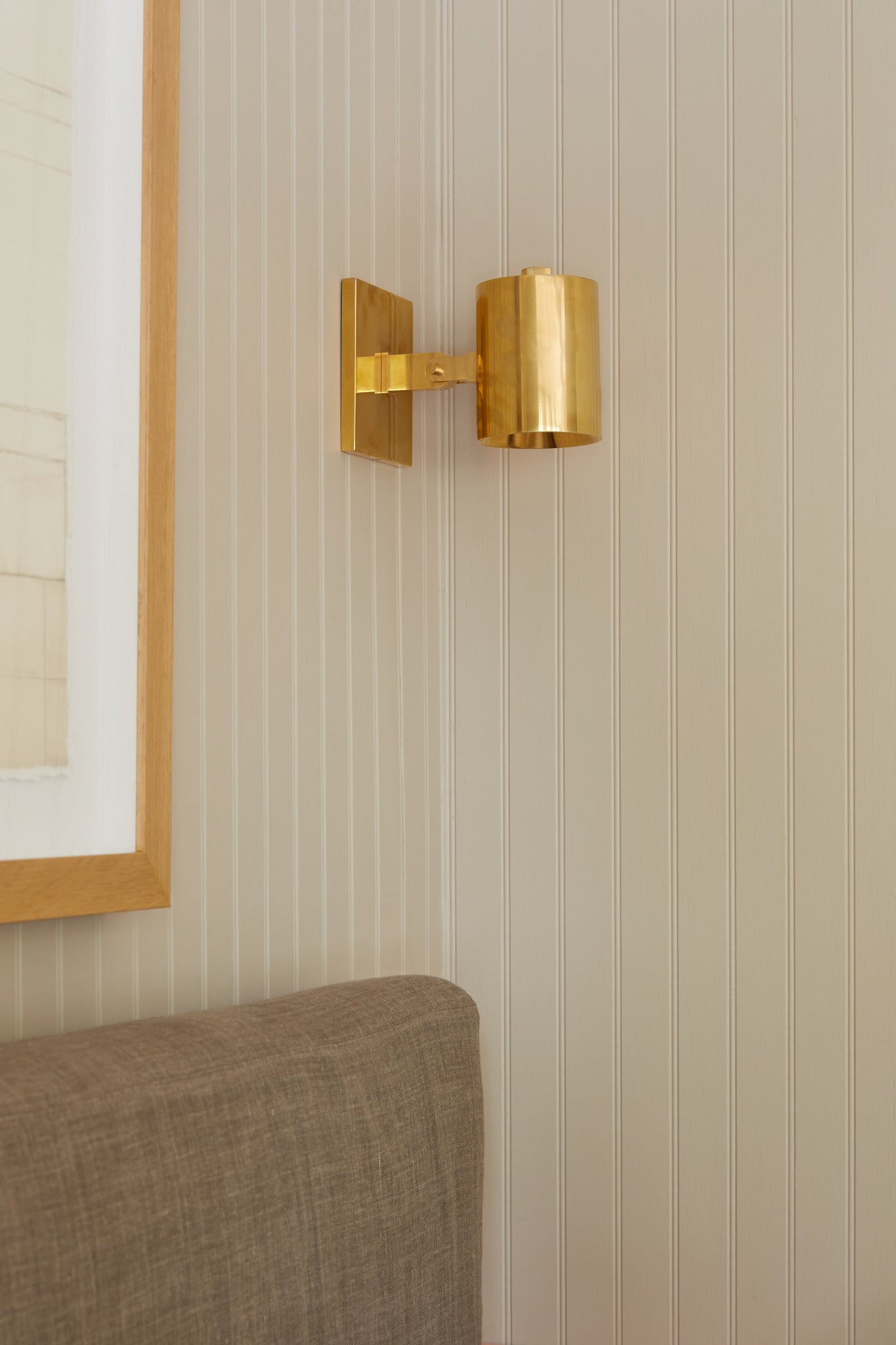 Highgrove Wall Sconce - Lifestyle [MDS1700-AGB]