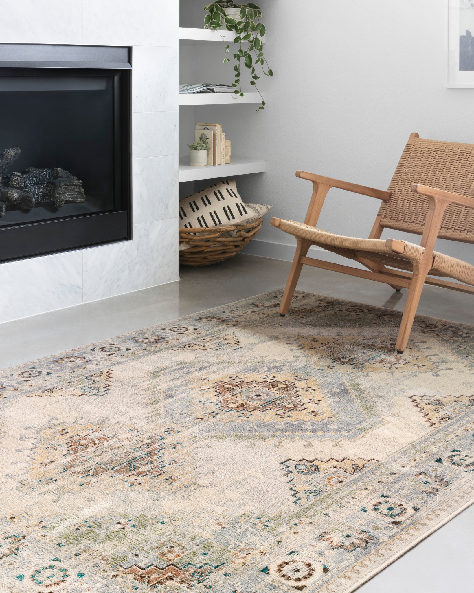 angle view of Isadora Oatmeal / Silver luxury Rug