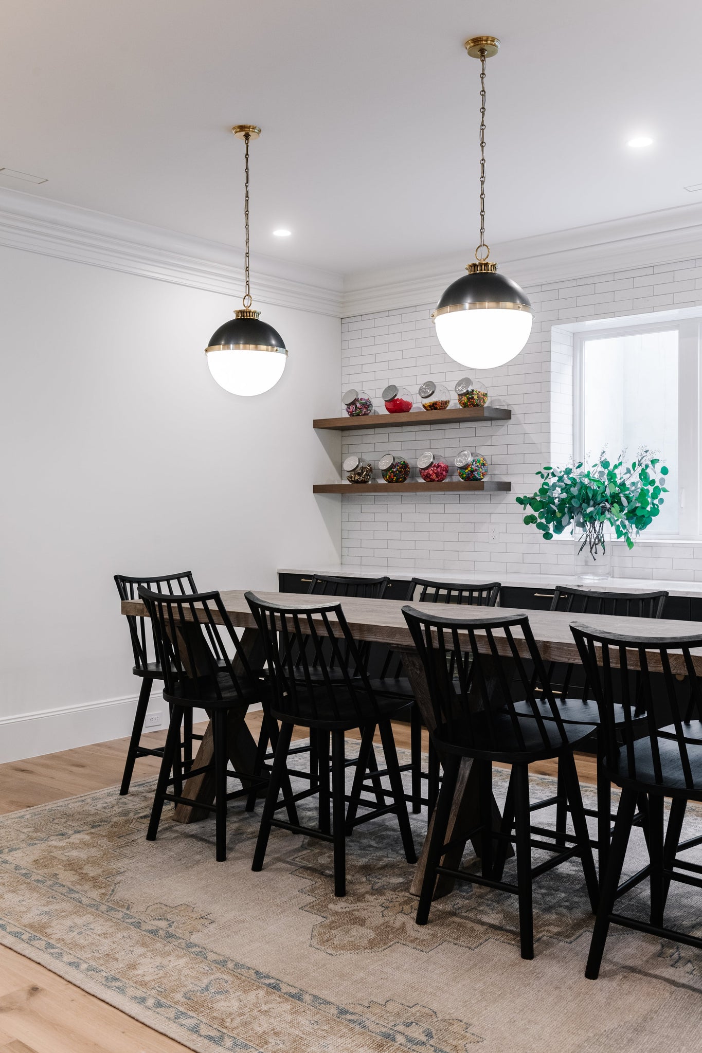 Latham Pendant 14.75" - Lifestyle [4025-ADB]