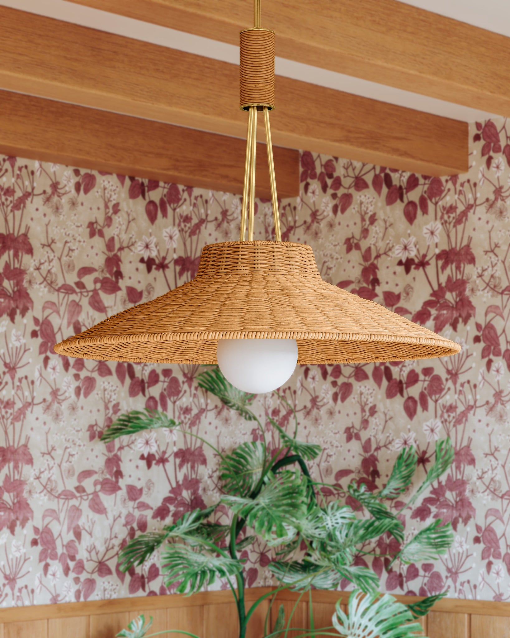 Laudine Pendant - Lifestyle [H921701-AGB]