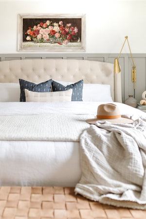 Lorne Plug-In Sconce - Lifestyle [4121-AGB]