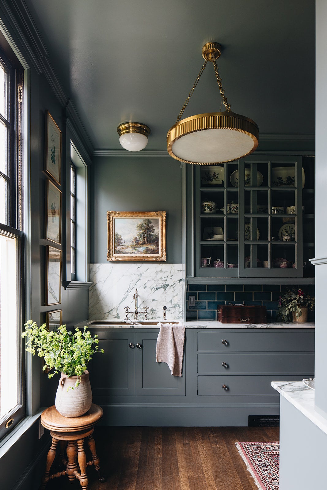 Lynden Chandelier 22" - Lifestyle [522-AGB]